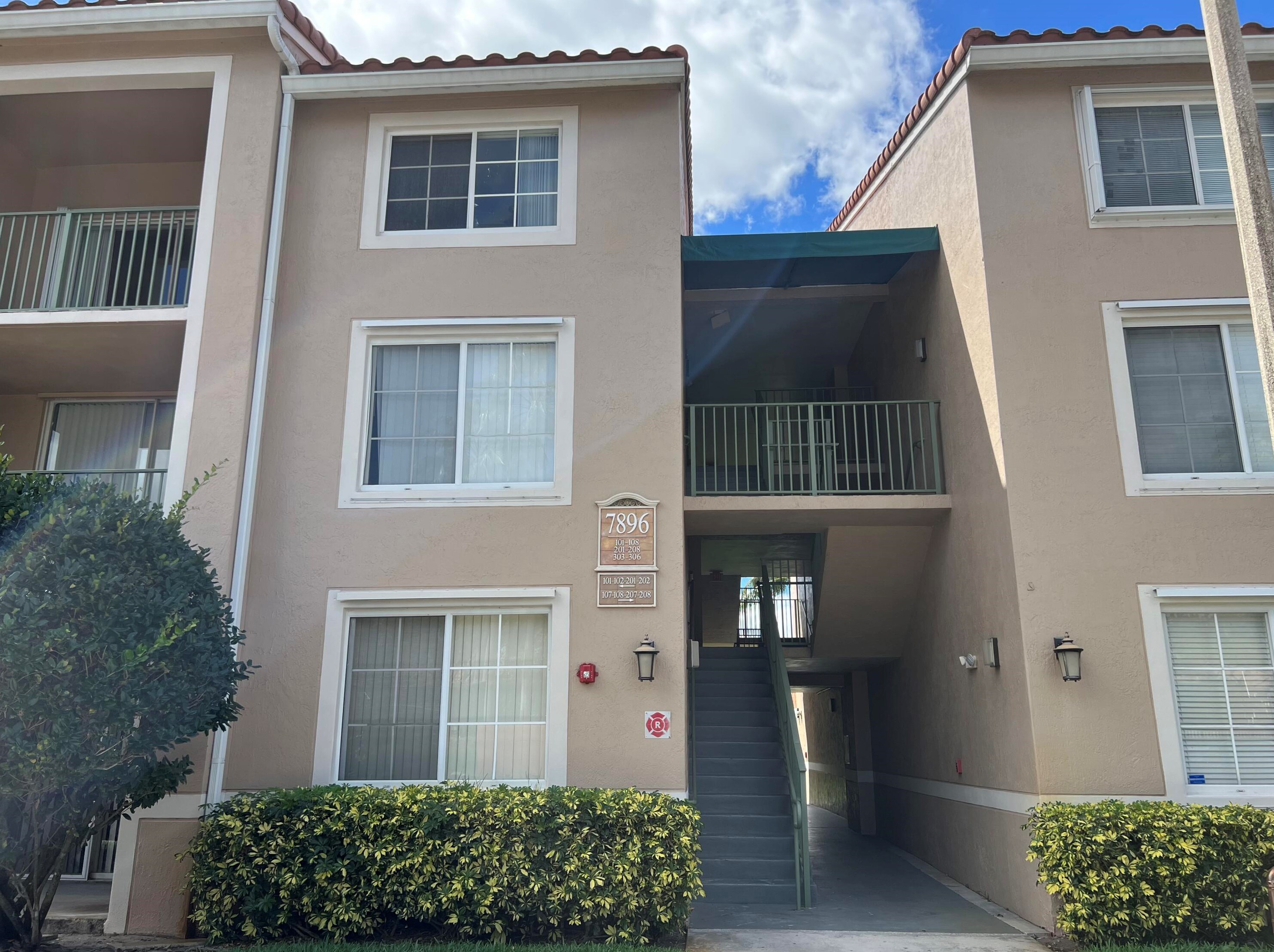 7896 Sonoma Springs Cir #303, Lake Worth, FL 33463