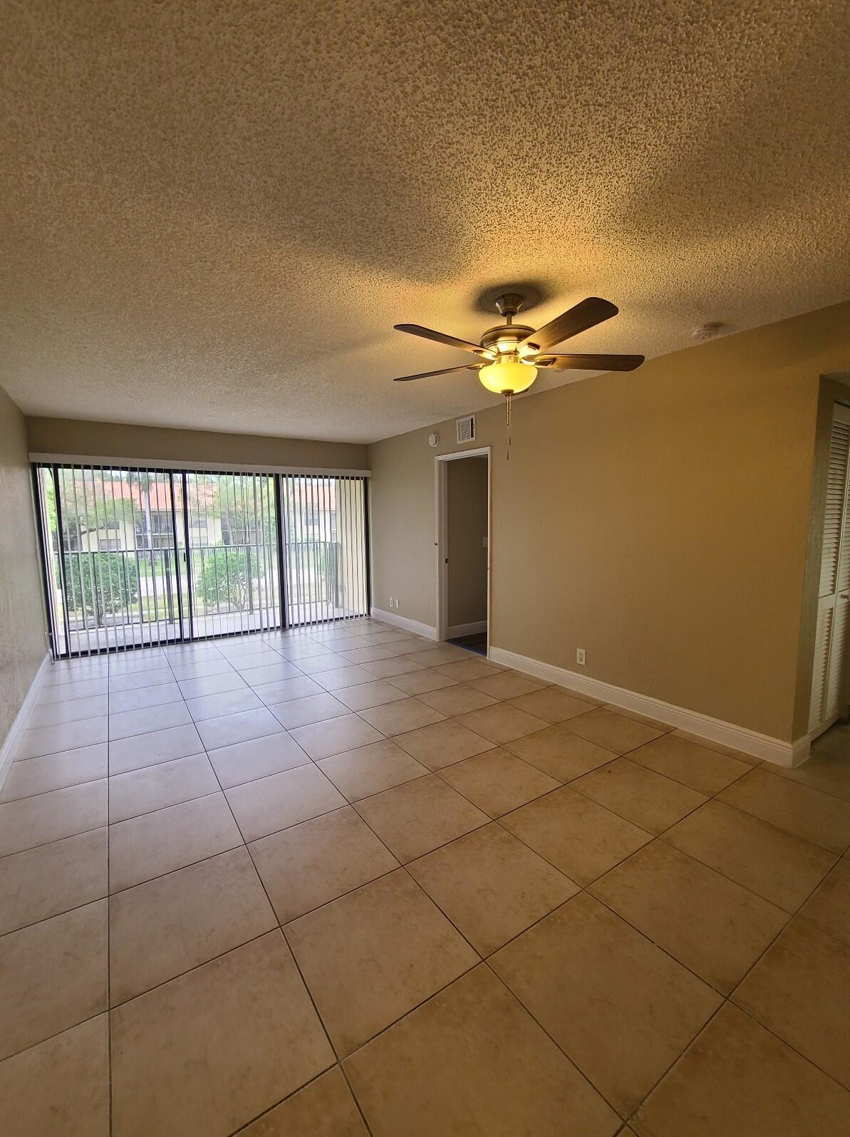 1440 Lake Crystal Dr #g, West Palm Beach, FL