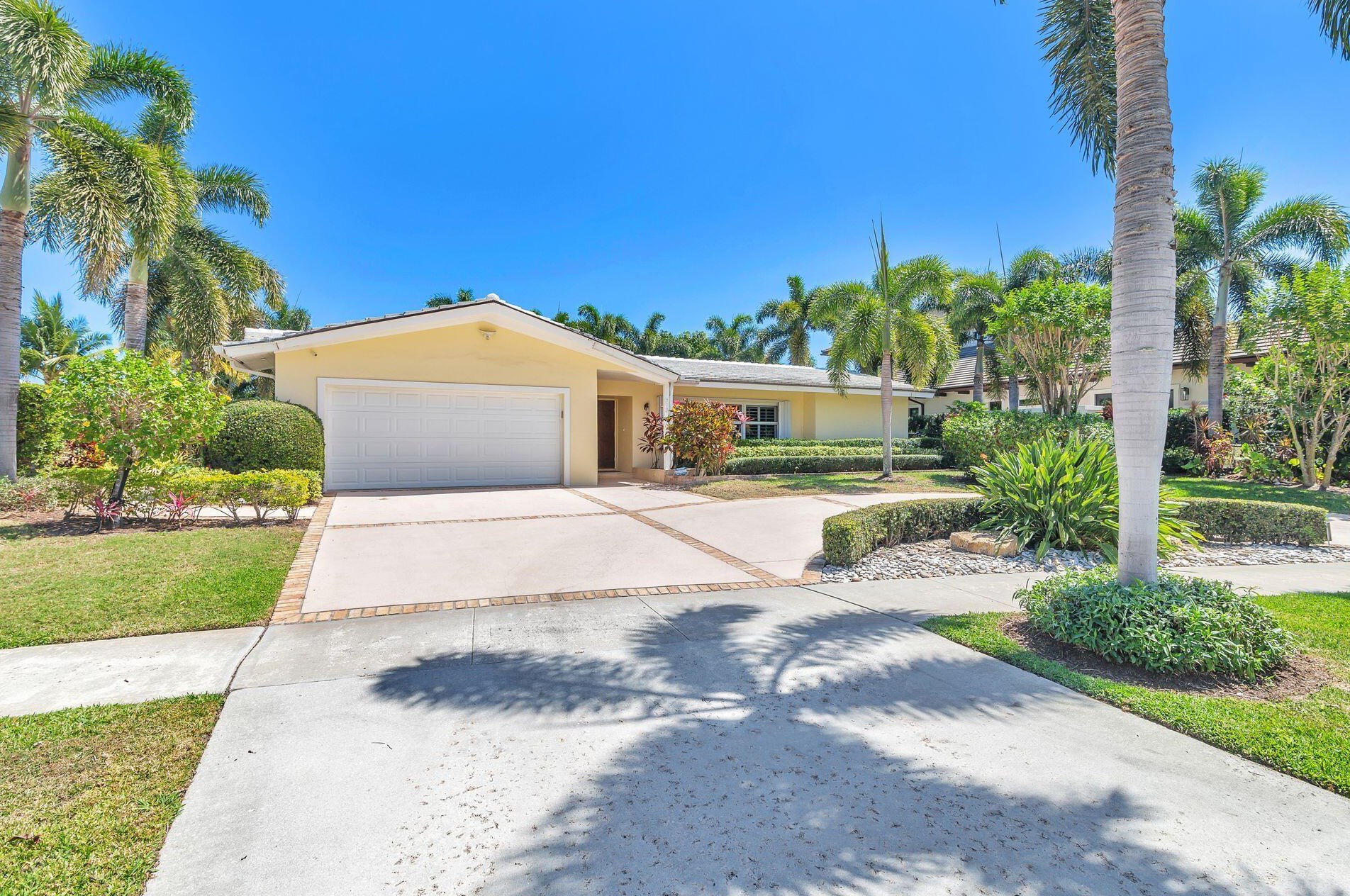 728 Waterway Dr, West Palm Beach, FL 33408