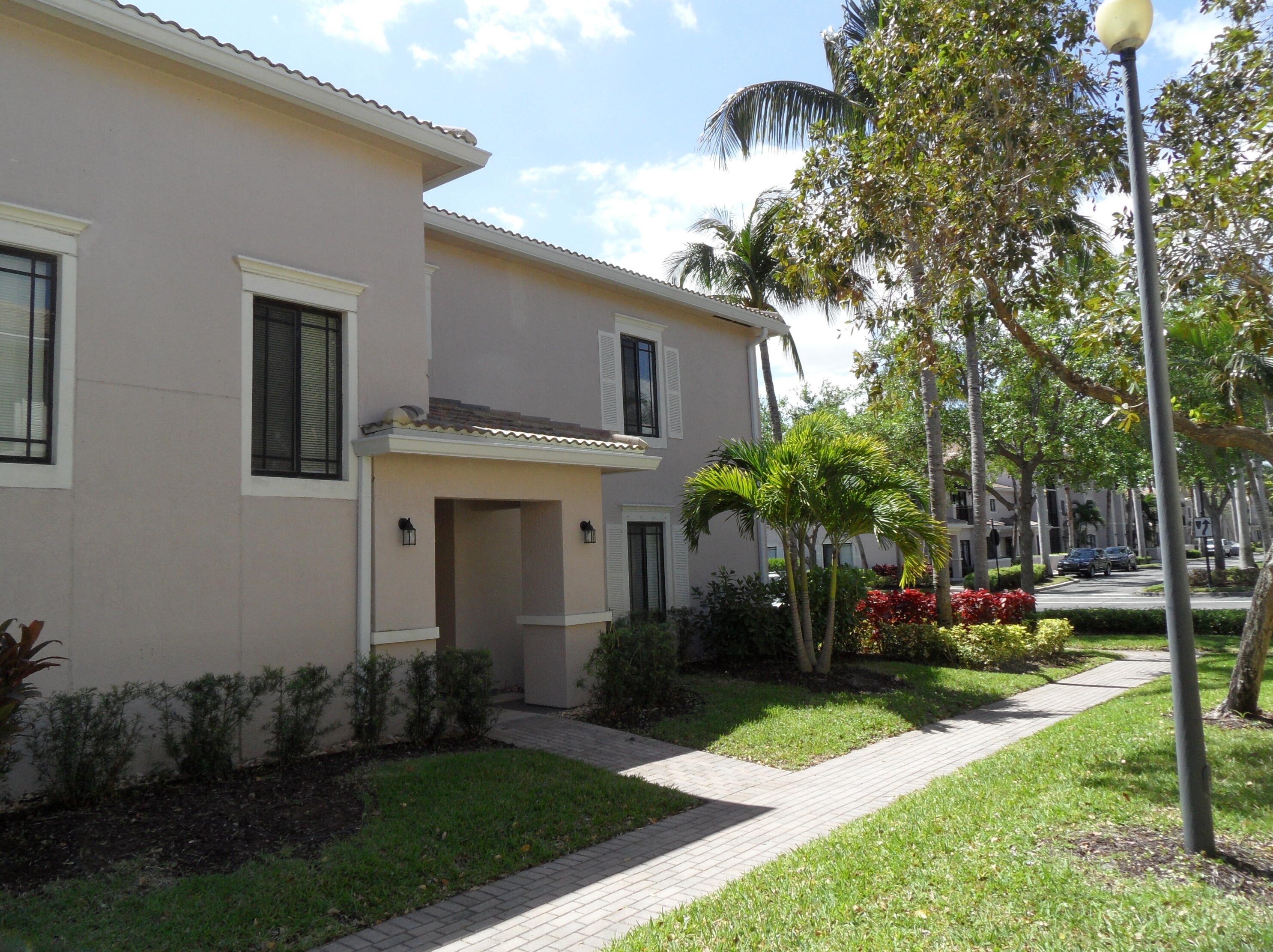 2806 Veronia Dr #101, West Palm Beach, FL 33410