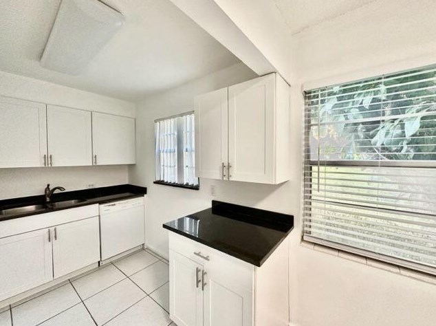 382 Brighton J, Boca Raton FL  33434-2999 exterior