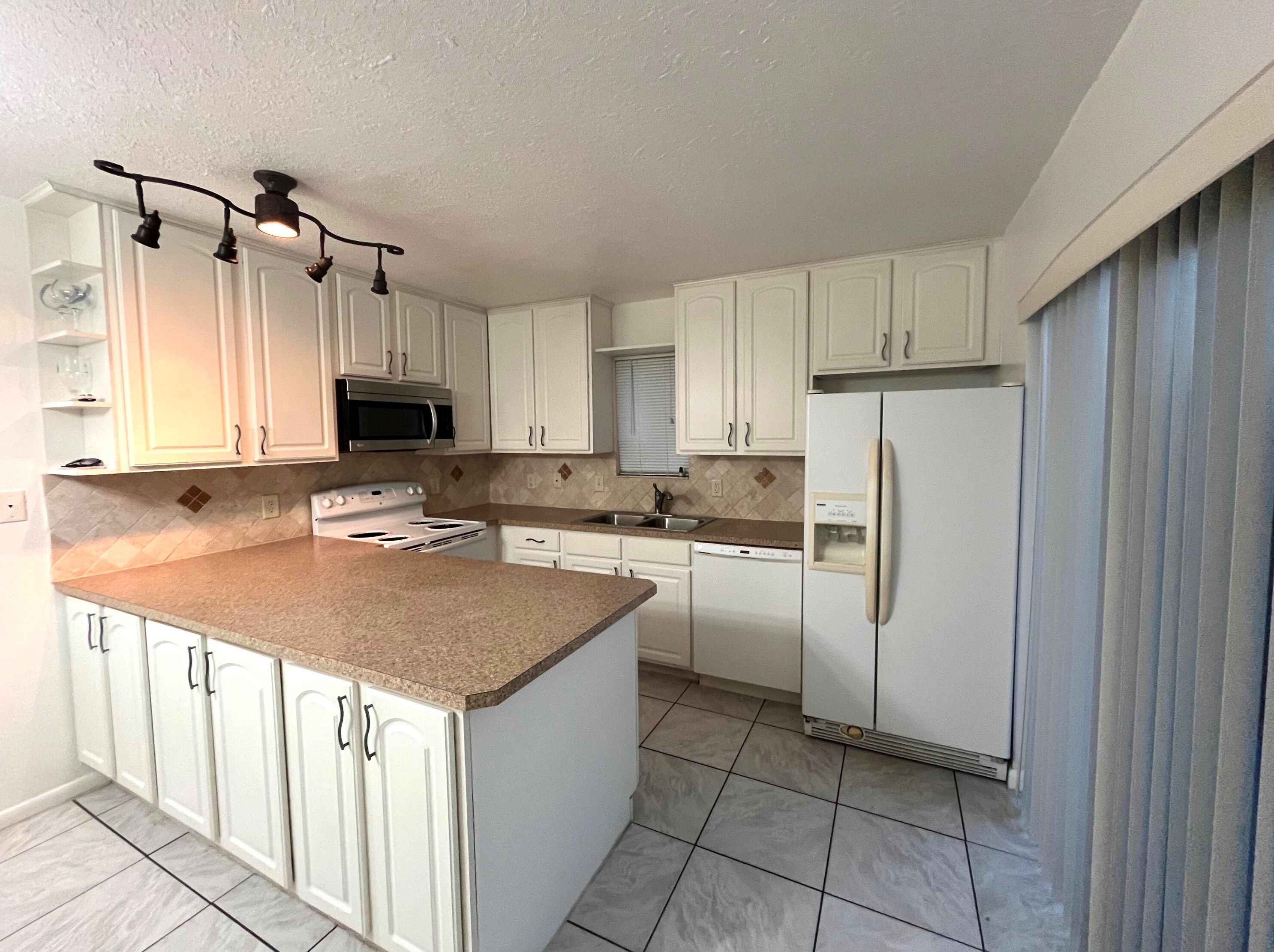 5502 Waterview Cir, Lake Worth, FL 33461