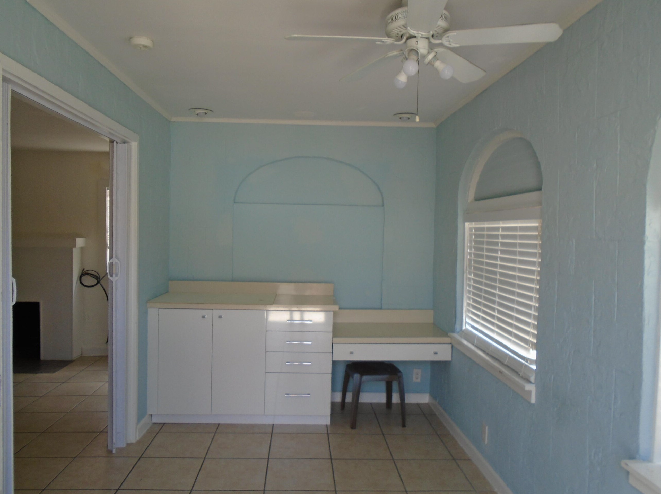 410 Independence Rd, West Palm Beach, FL 33405-3612