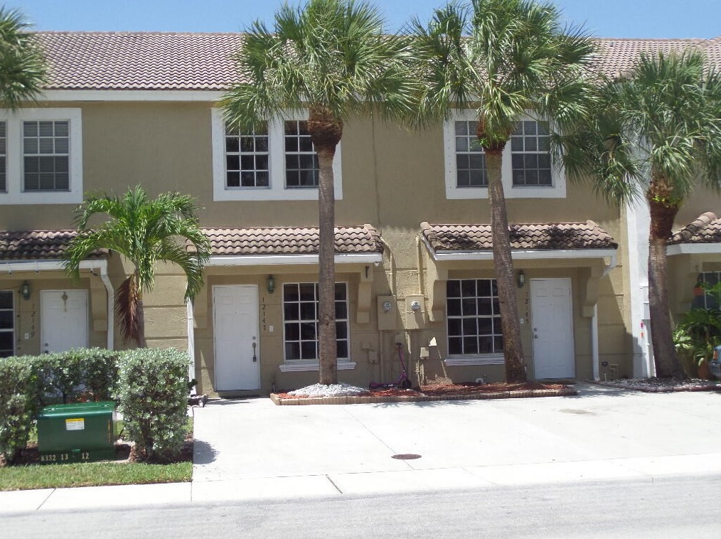 12147 Sw 3rd St, Hollywood, FL 33025