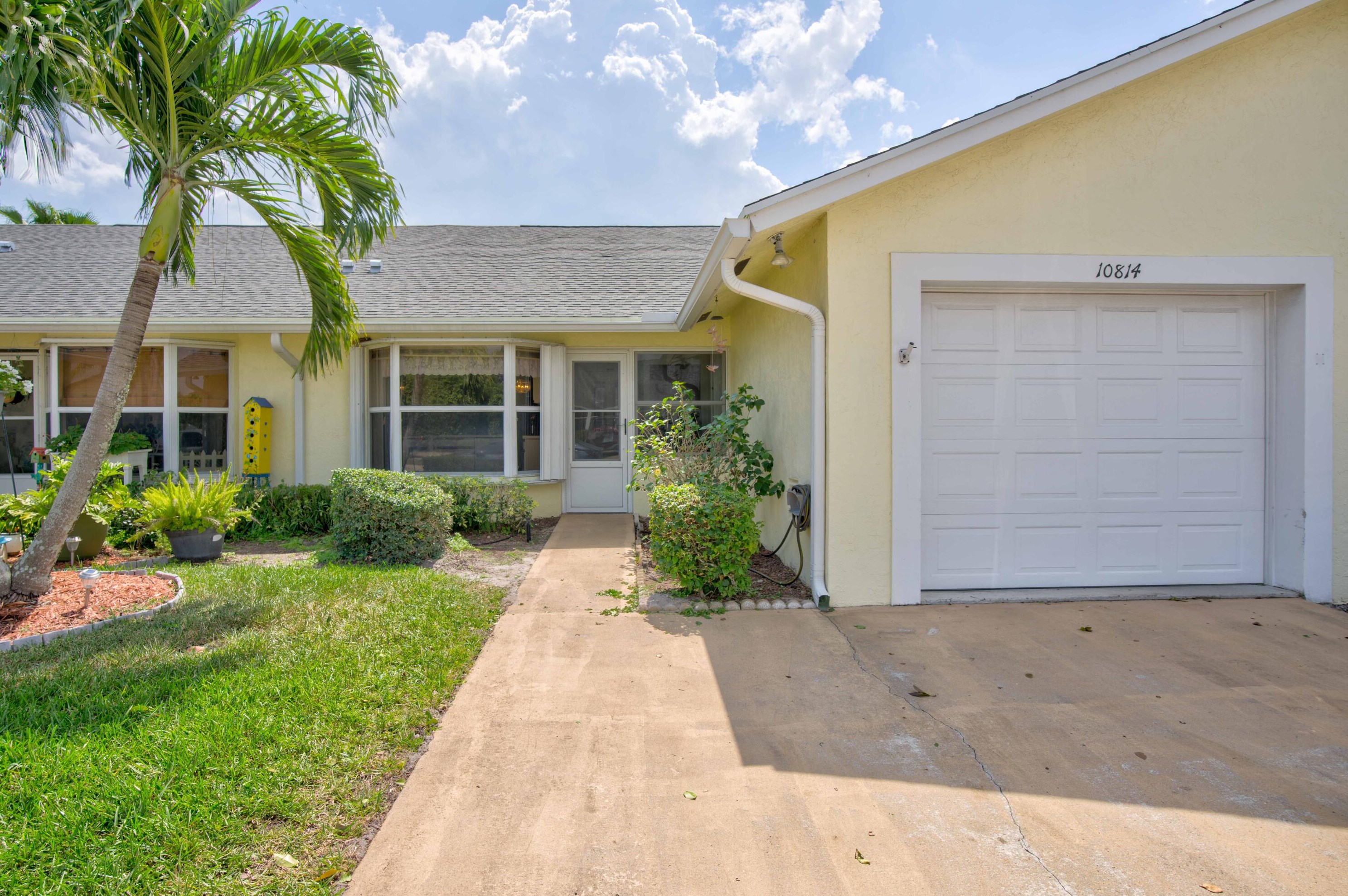 10814 Sea Pines Cir, Hobe Sound FL  33455-6401 exterior