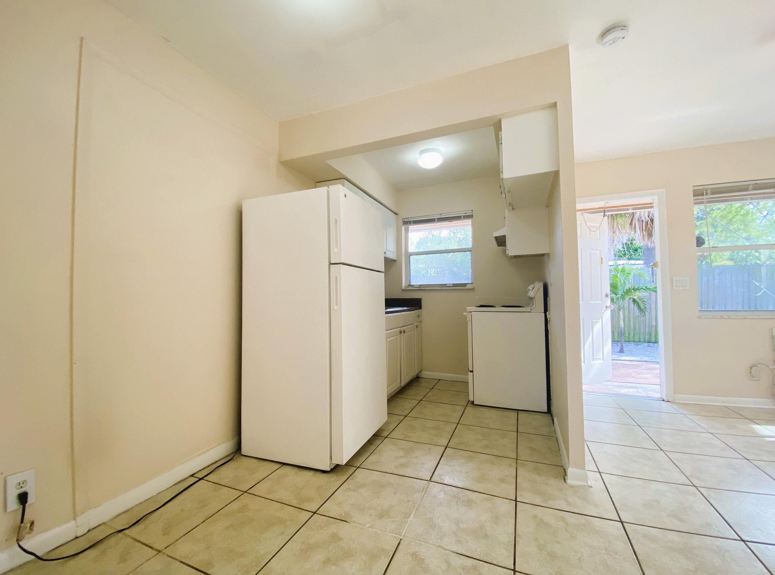 1217 S N St #4, Lake Worth, FL 33460