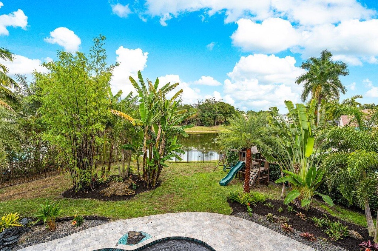 570 Cypress Crossing, West Palm Beach, FL 33414