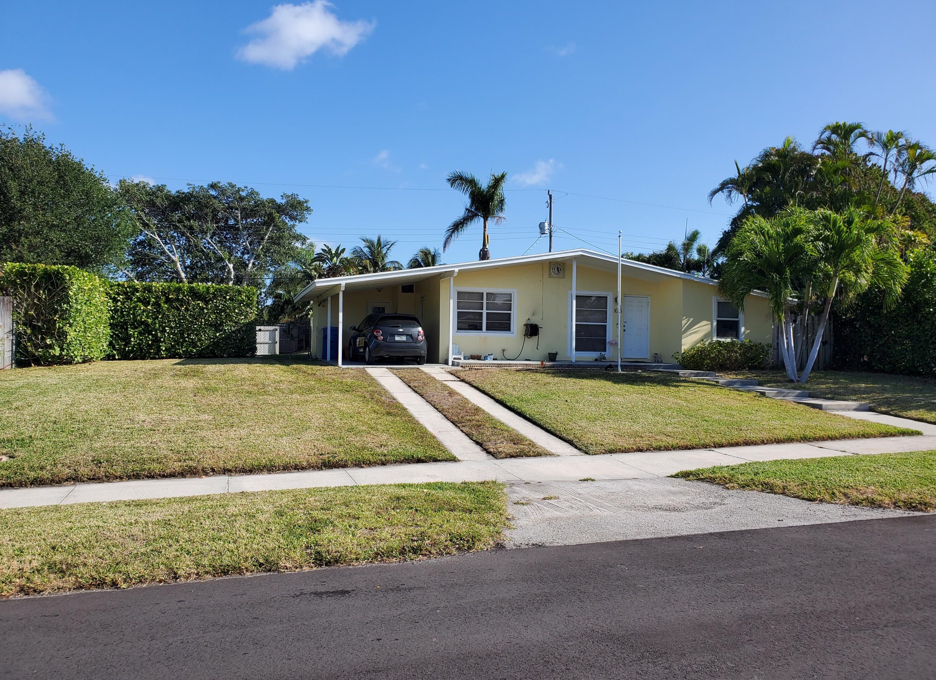 1015 Bloxham St, Lake Worth FL  33462-3123 exterior