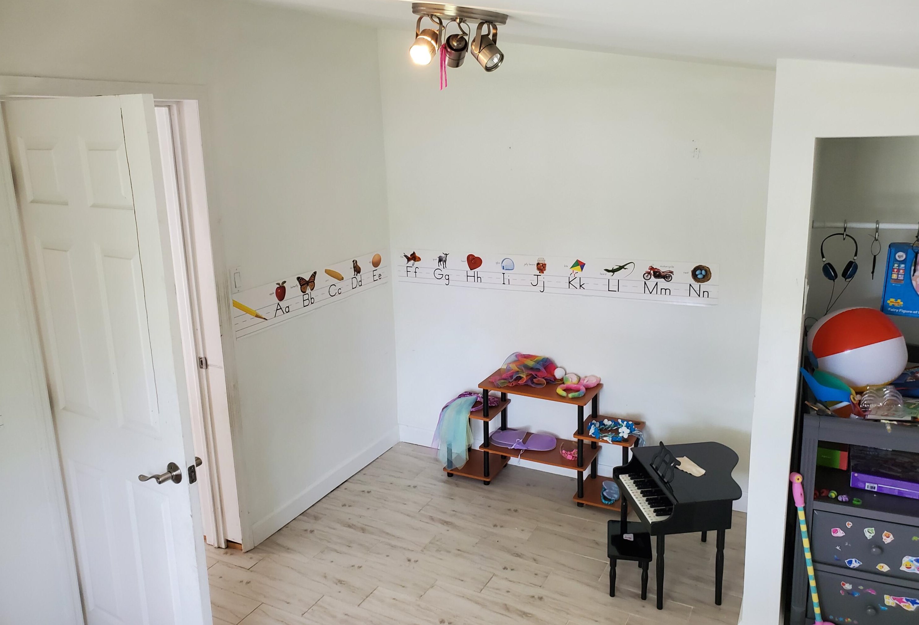 1015 Bloxham St, Lake Worth FL  33462-3123 exterior