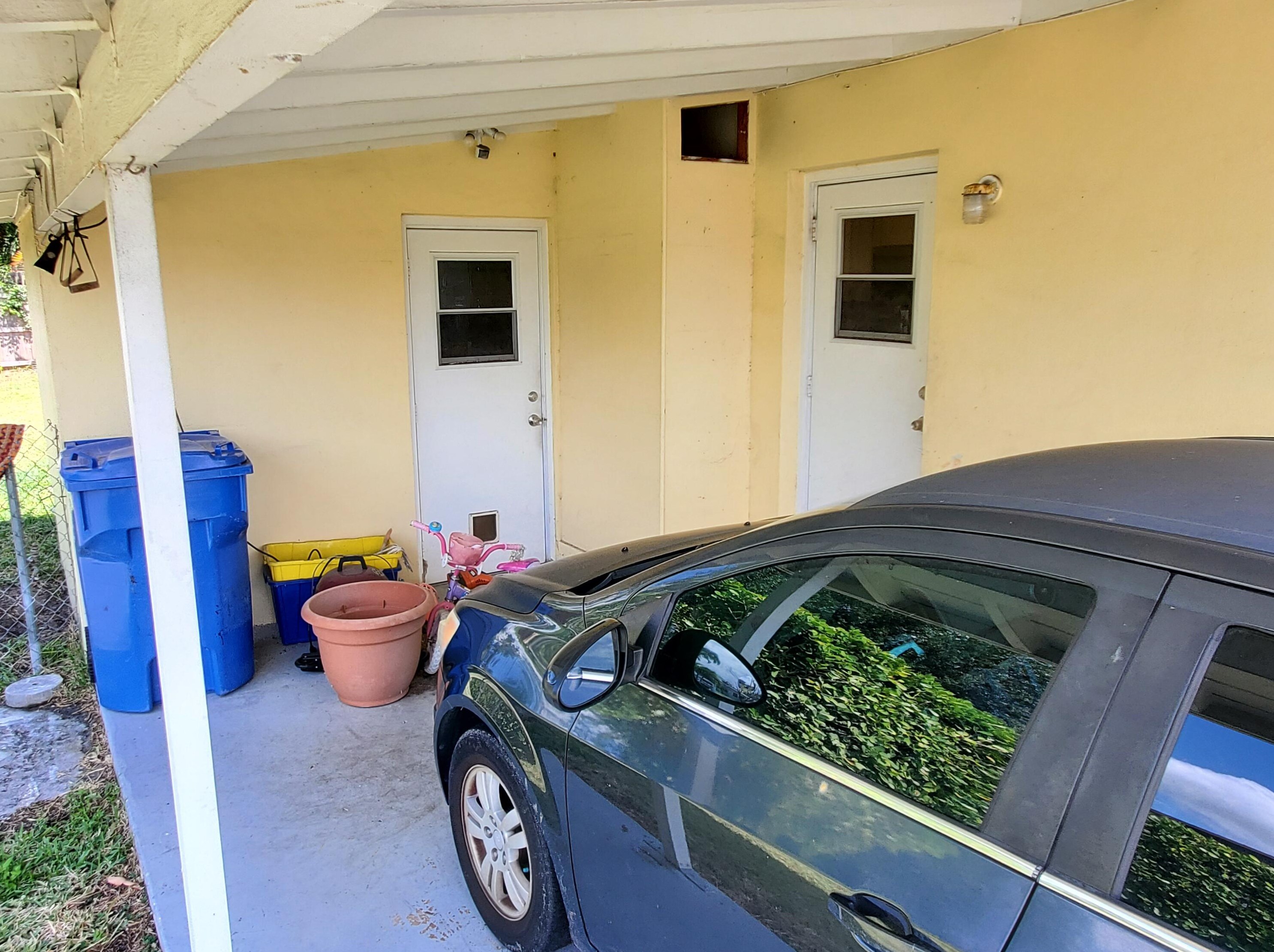 1015 Bloxham St, Lake Worth FL  33462-3123 exterior