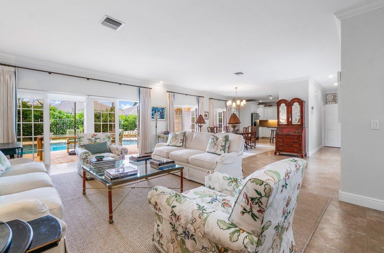 992 Atlantic Dr, Lake Worth FL  33462-4763 exterior