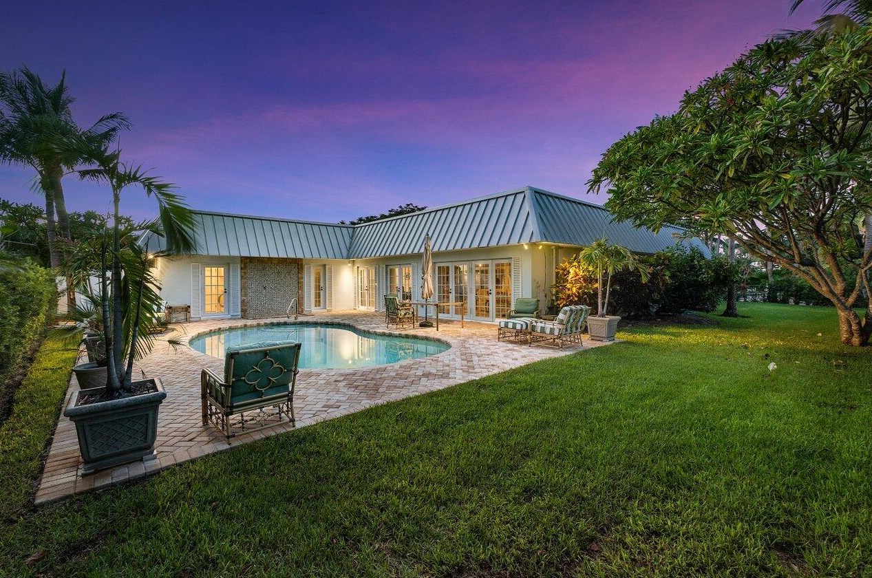 992 Atlantic Dr, Lake Worth FL  33462-4763 exterior