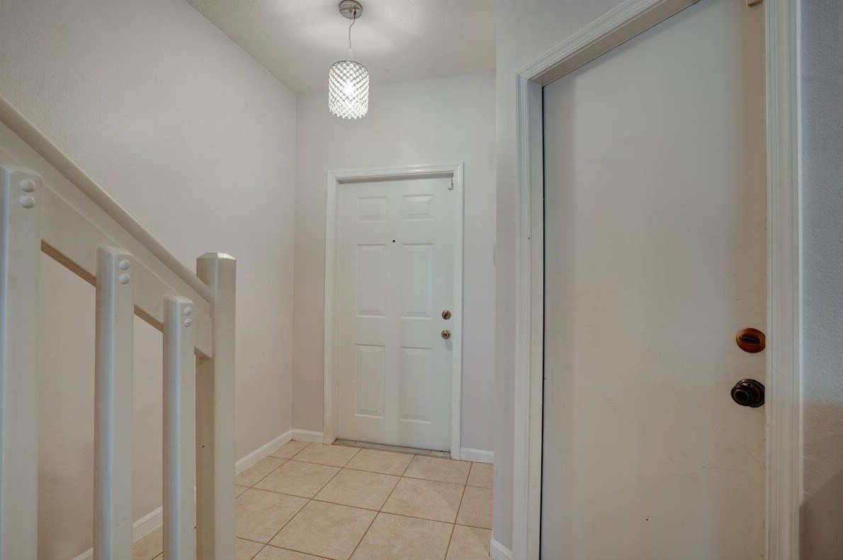 9873 Lago Dr, Boynton Beach FL  33472-2771 exterior