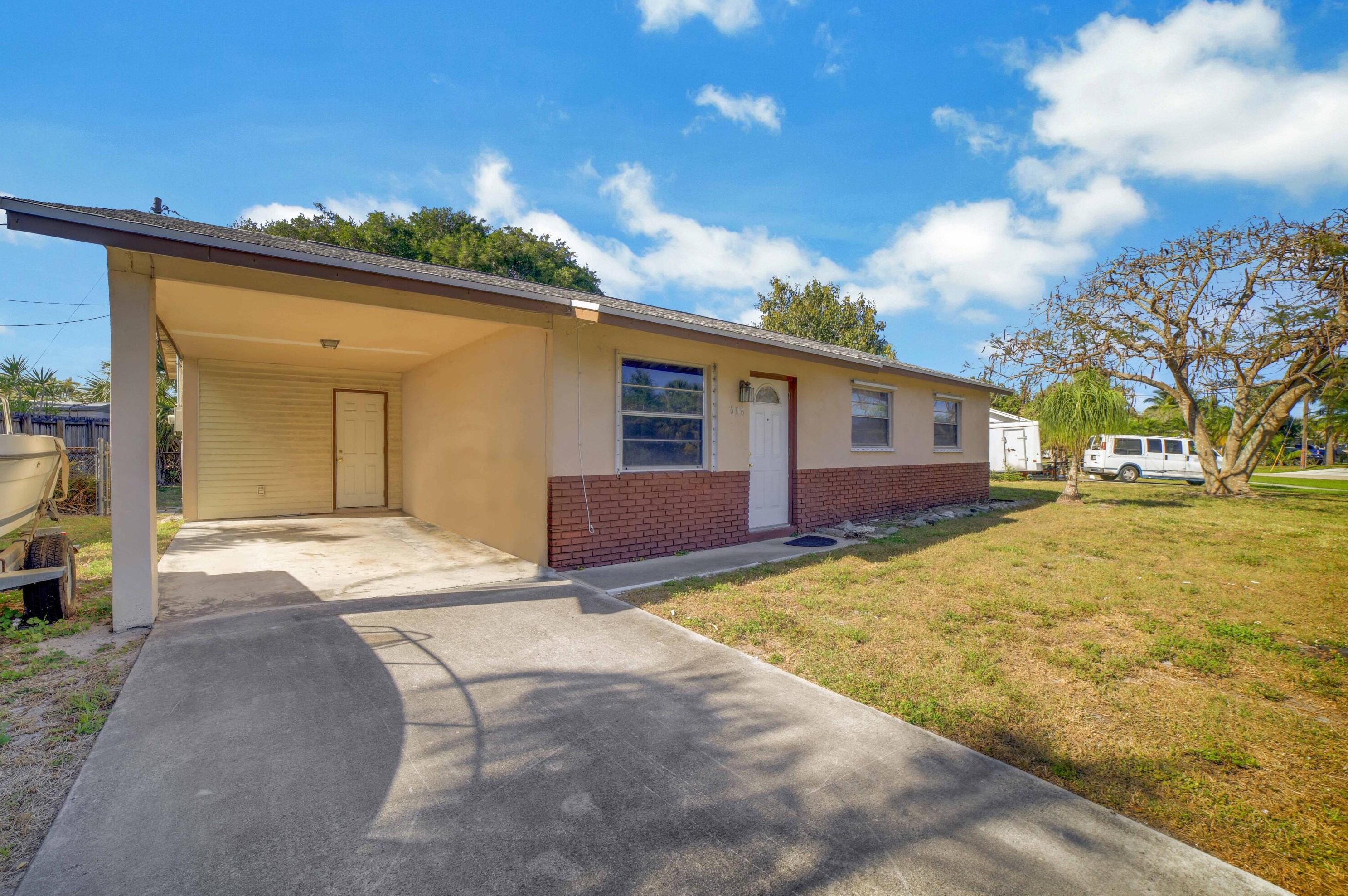 606 W Whitney Dr, Jupiter, FL 33458