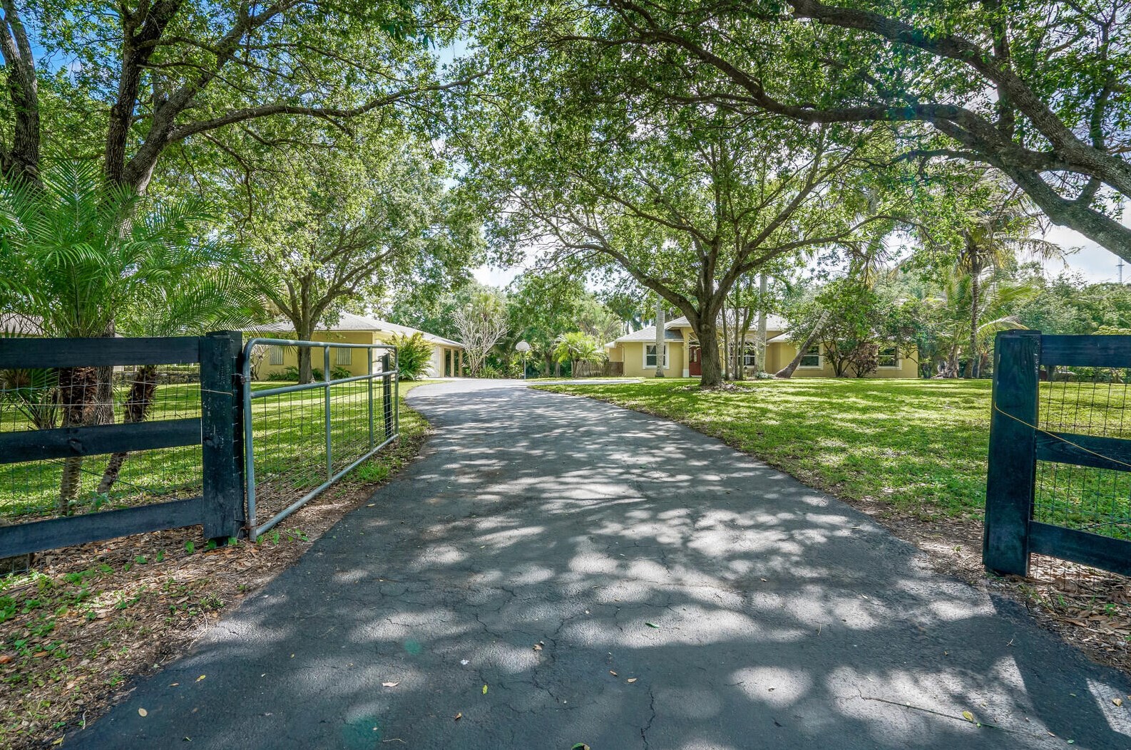 5716 Michlar Dr, Lake Worth, FL 33449-5406