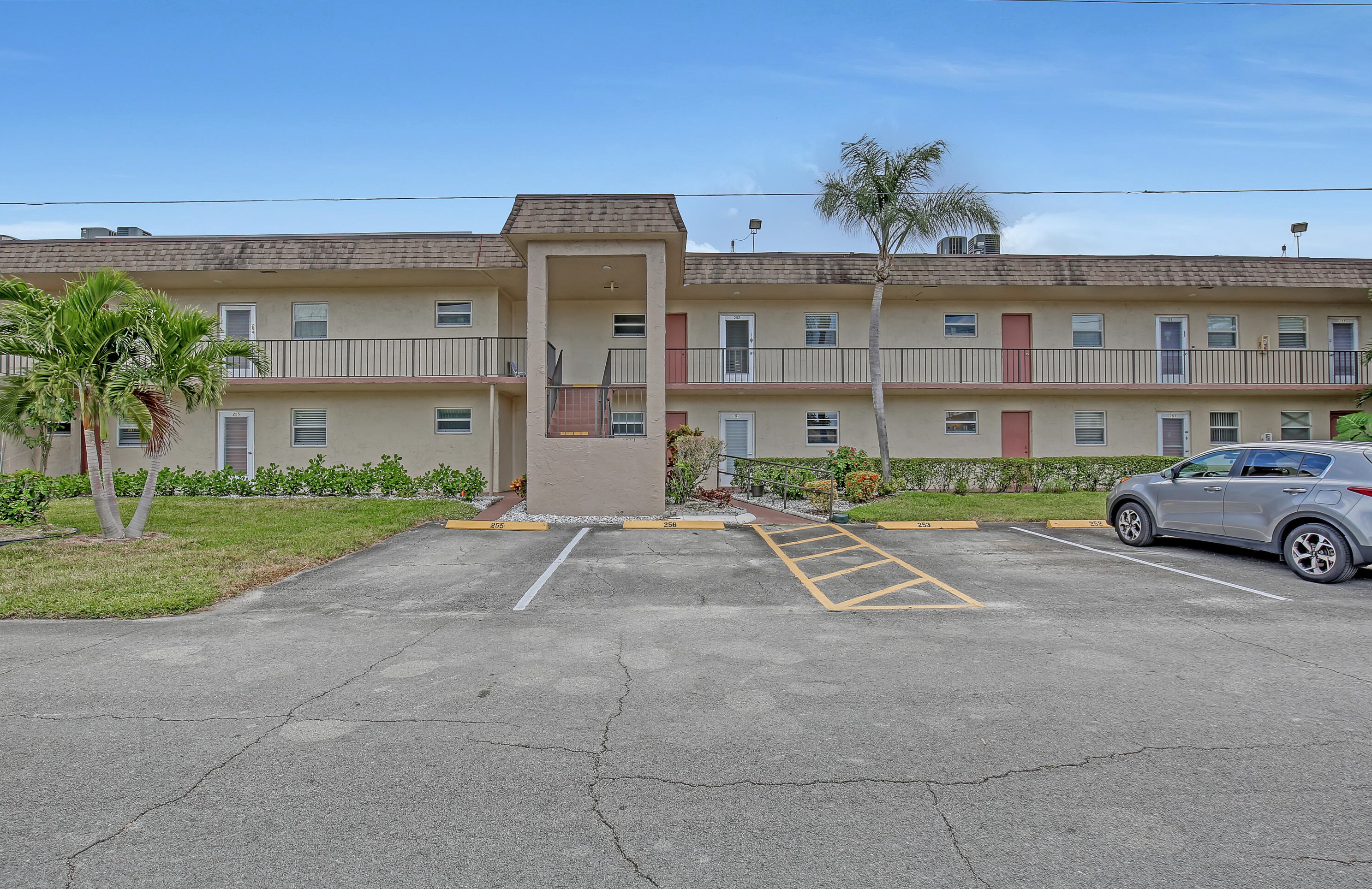 770 Lori Dr #258, Lake Worth, FL 33461