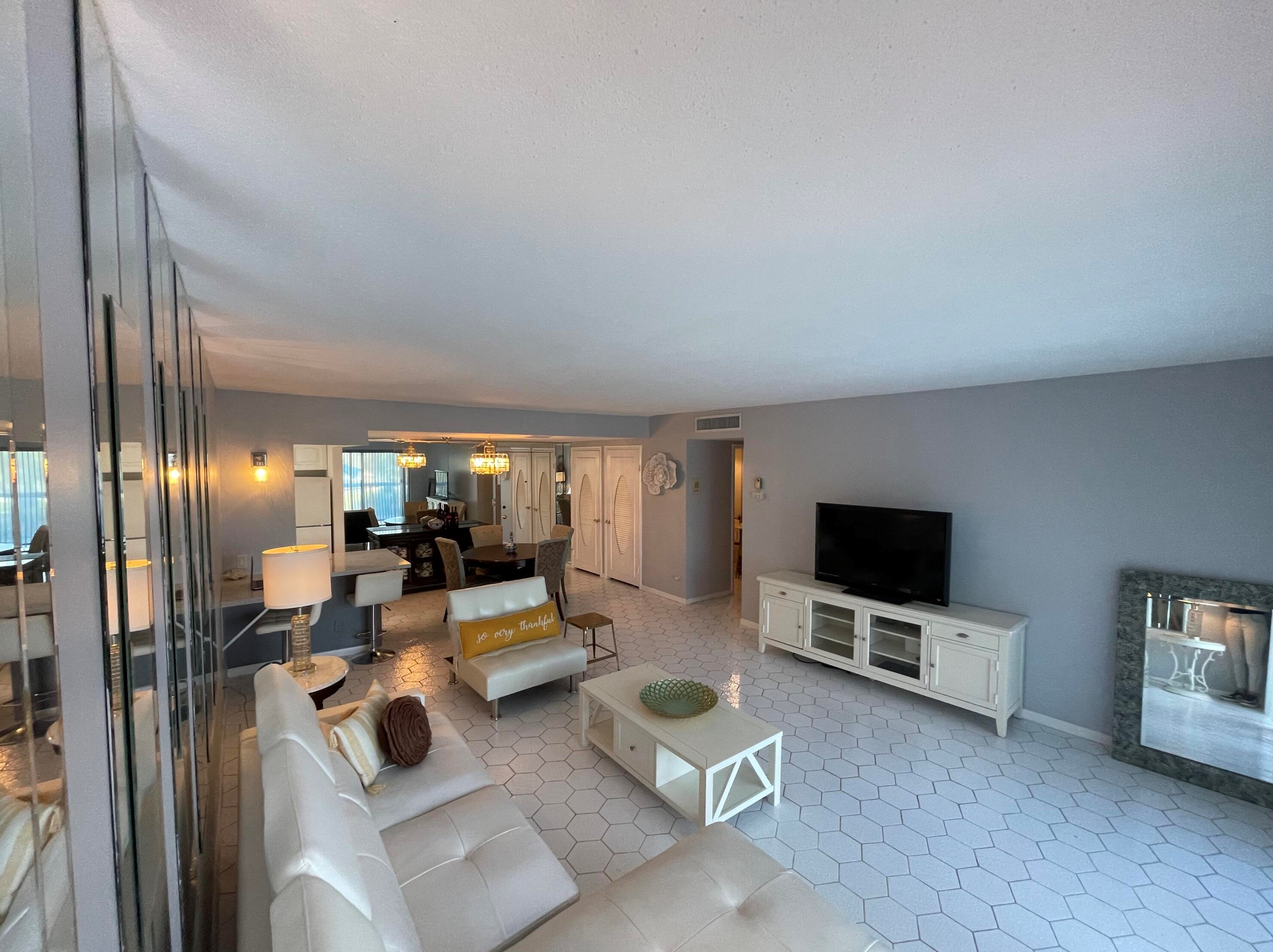 2600 N Flagler Dr #301, West Palm Beach, FL 33407