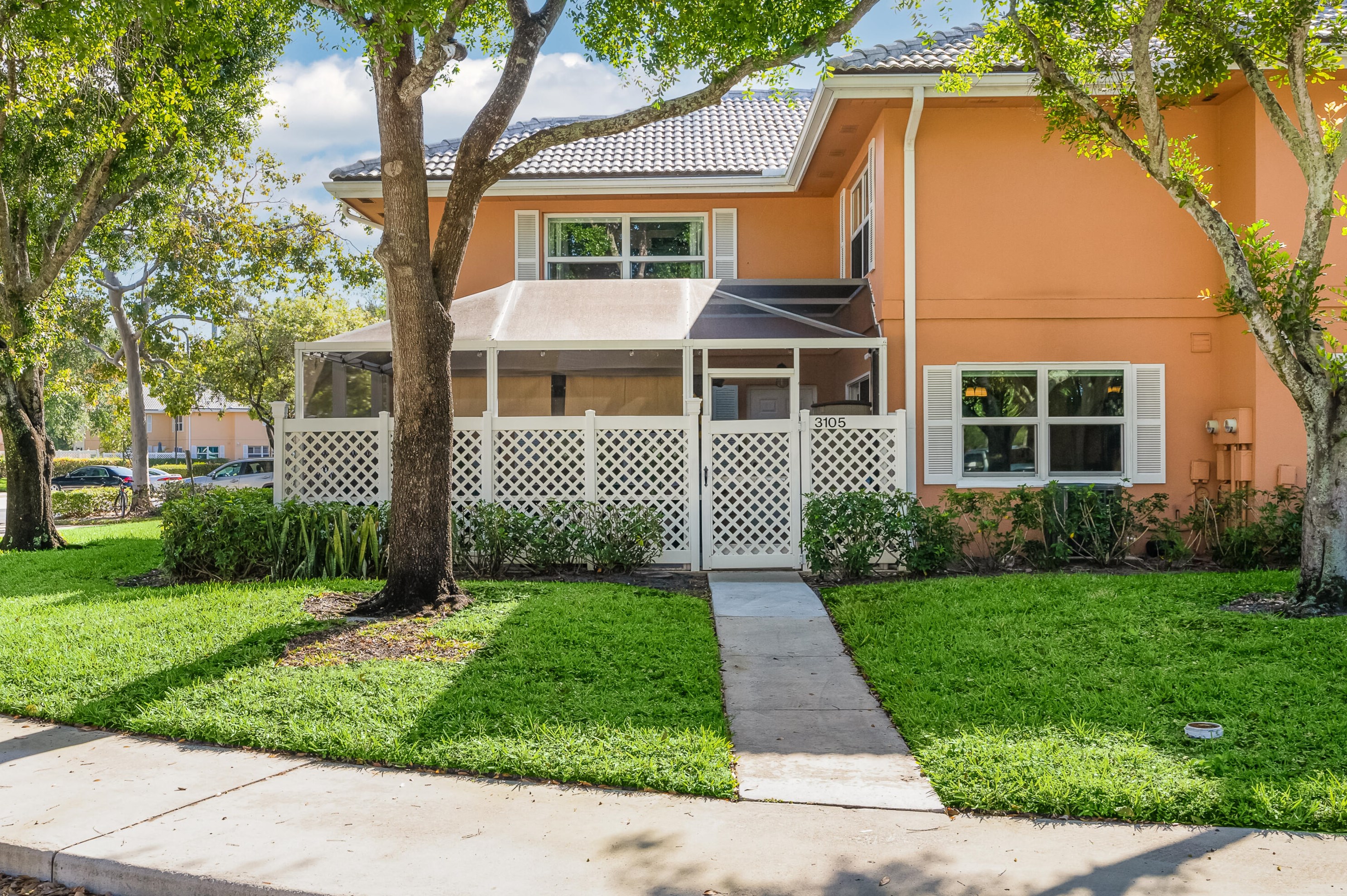 3105 Kingston Ct, West Palm Beach, FL 33409-7513