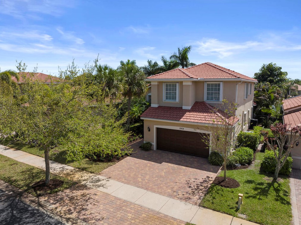 1964 Grey Falcon Circle, Vero Beach, FL 32962