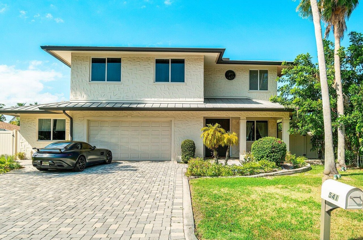 541 Ne 16th St, Boca Raton, FL 33432