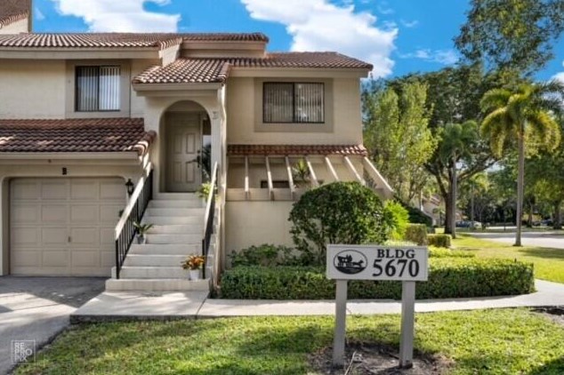 5670 Coach House Cir, Boca Raton FL  33486-8690 exterior