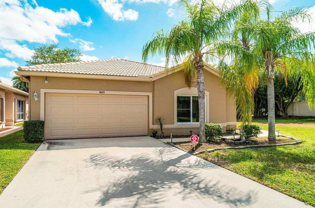 7673 Colony Lake Dr, Boynton Beach, FL 33436