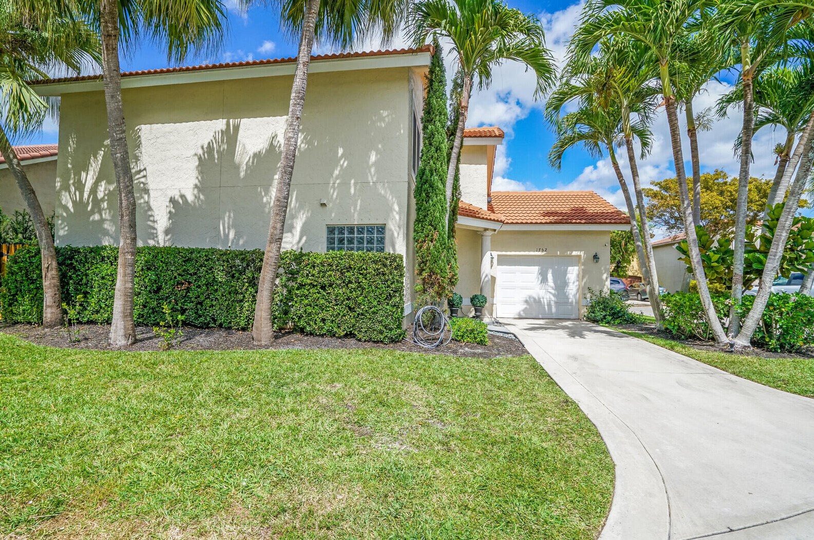 1752 Harborside Cir, West Palm Beach, FL 33414