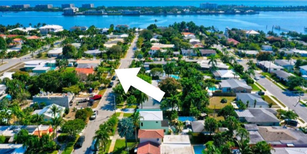 106 Auburn Dr, Lake Worth FL  33460-6310 exterior
