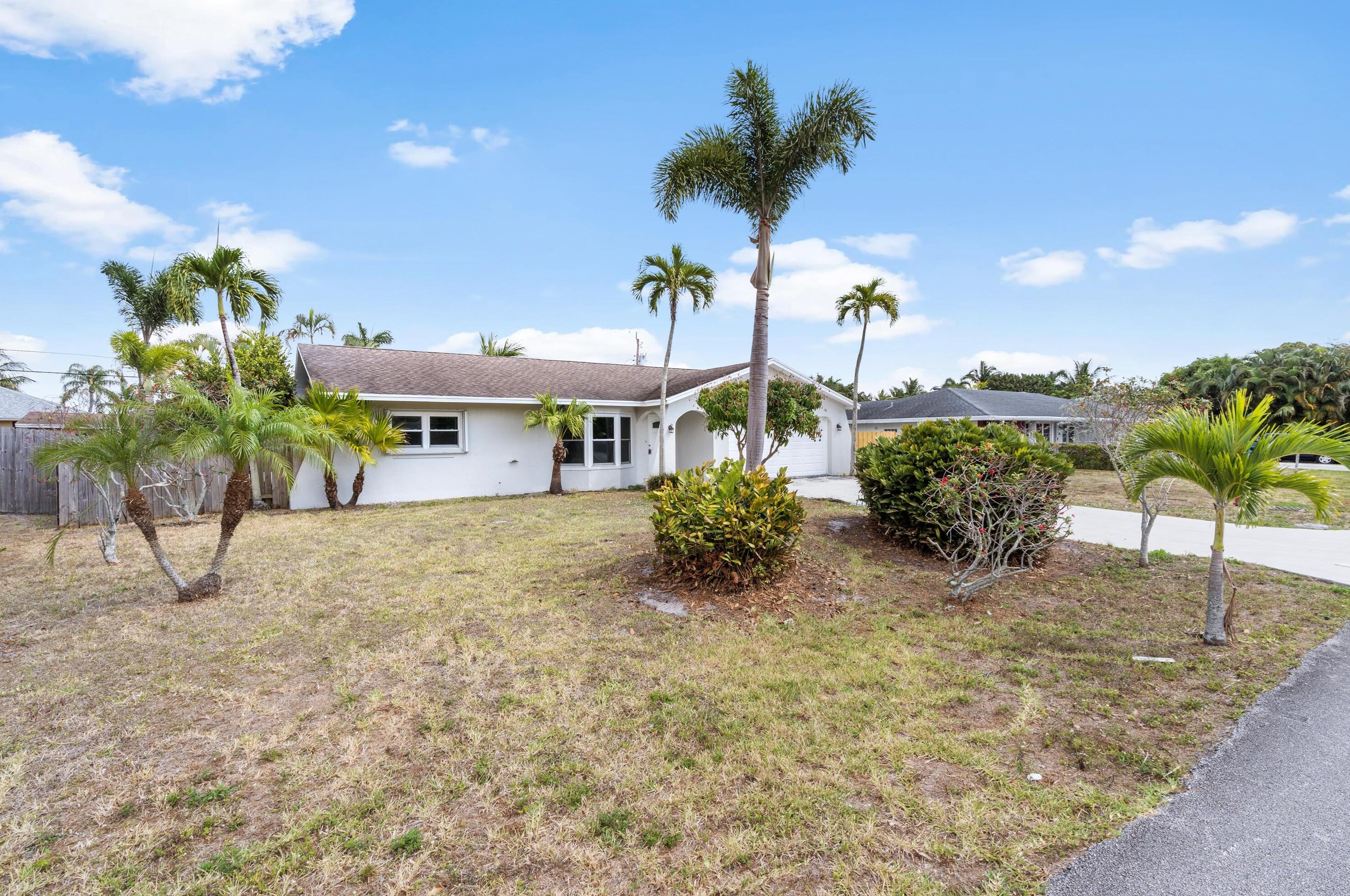 130 Arch Dr, Lake Worth, FL 33467-4808