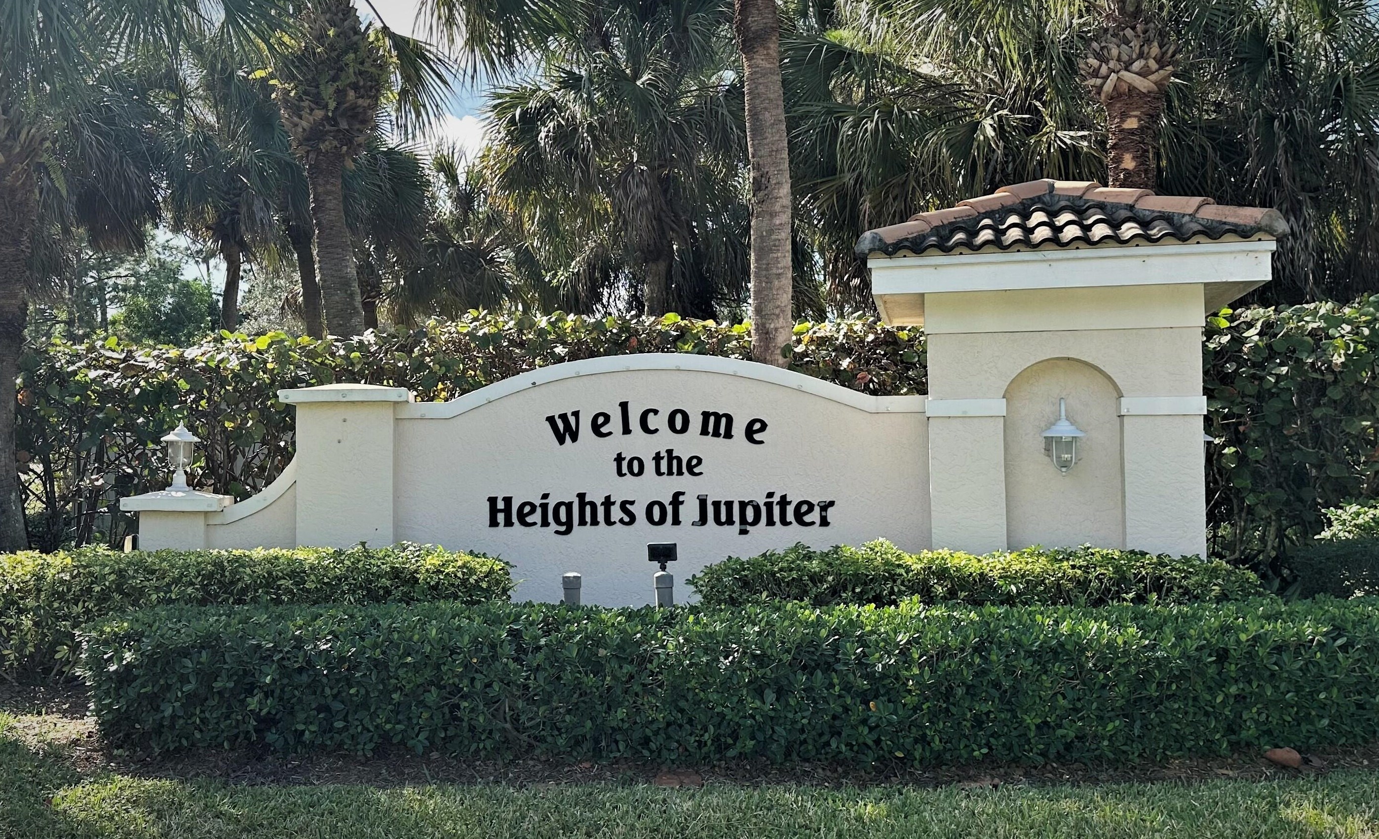 6379 Barbara St, Jupiter, FL 33458-6644