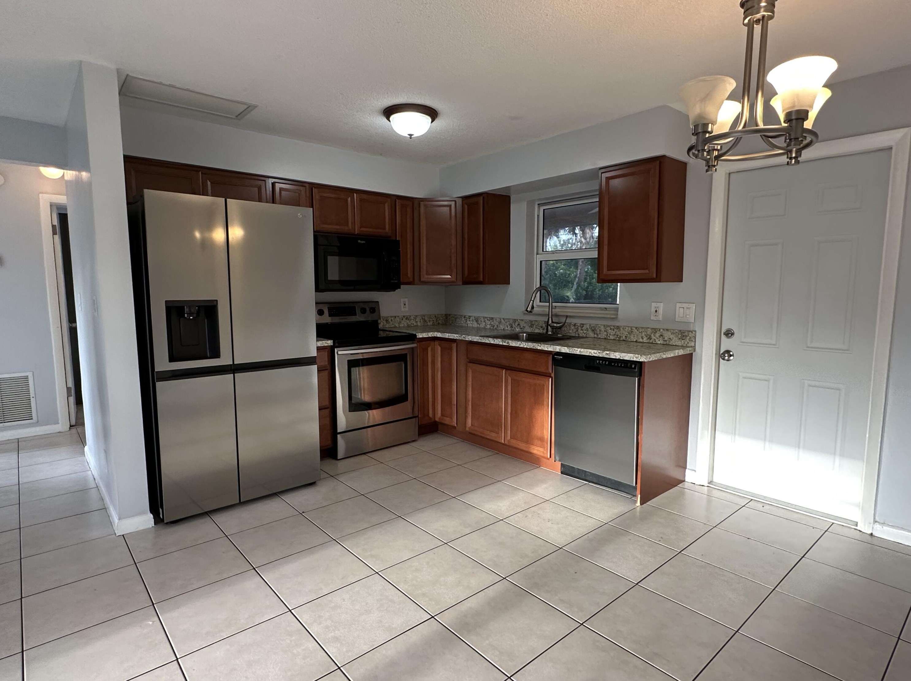 8502 Sunset Dr, West Palm Beach, FL 33410
