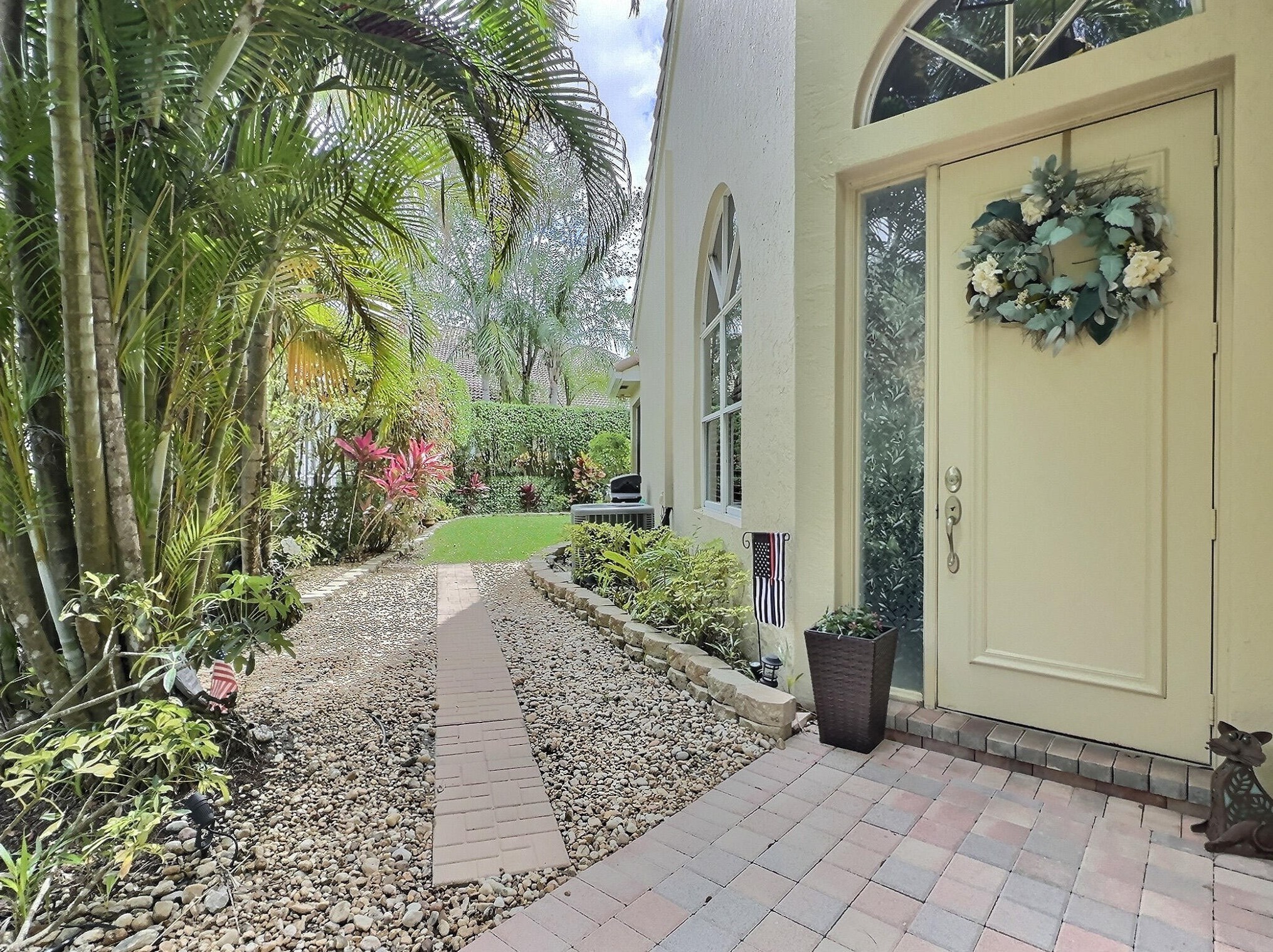 4561 Carlton Golf Dr, Lake Worth, FL 33449-8127