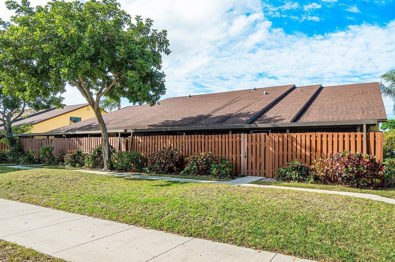 184 Springdale Cir, Lake Worth, FL 33461-6328