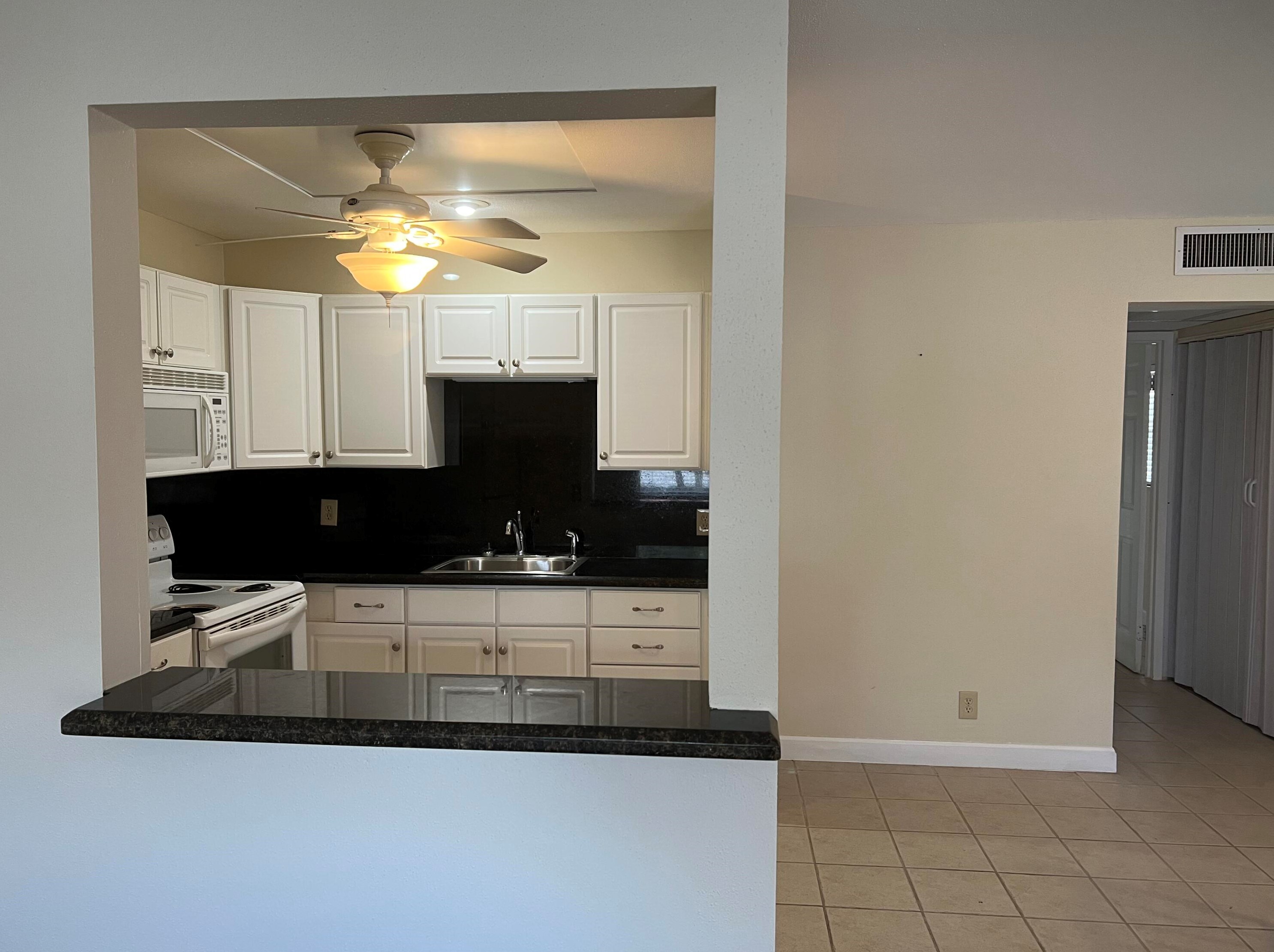 86 Saxony B, Delray Beach, FL 33446