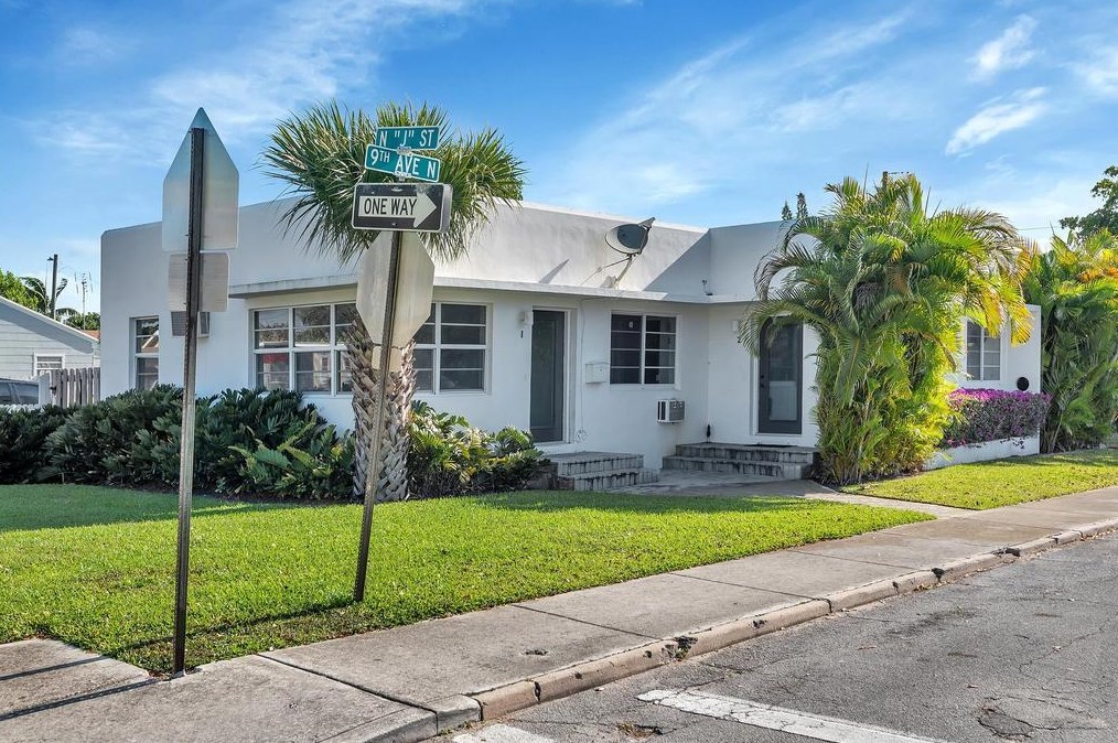 902 N J St #1, Lake Worth, FL 33460