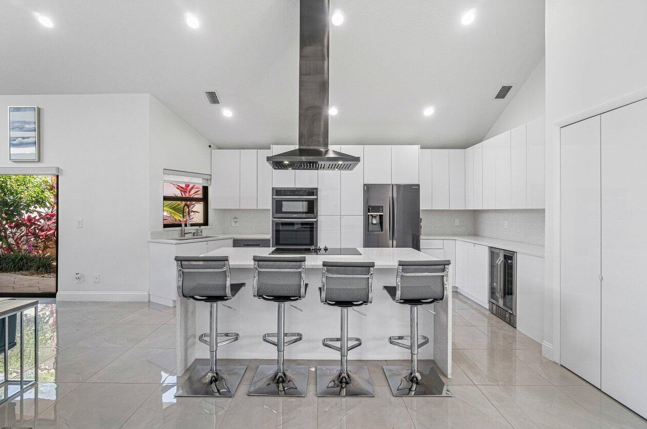 5253 Via De Amalfi Dr, Boca Raton, FL 33496-2433