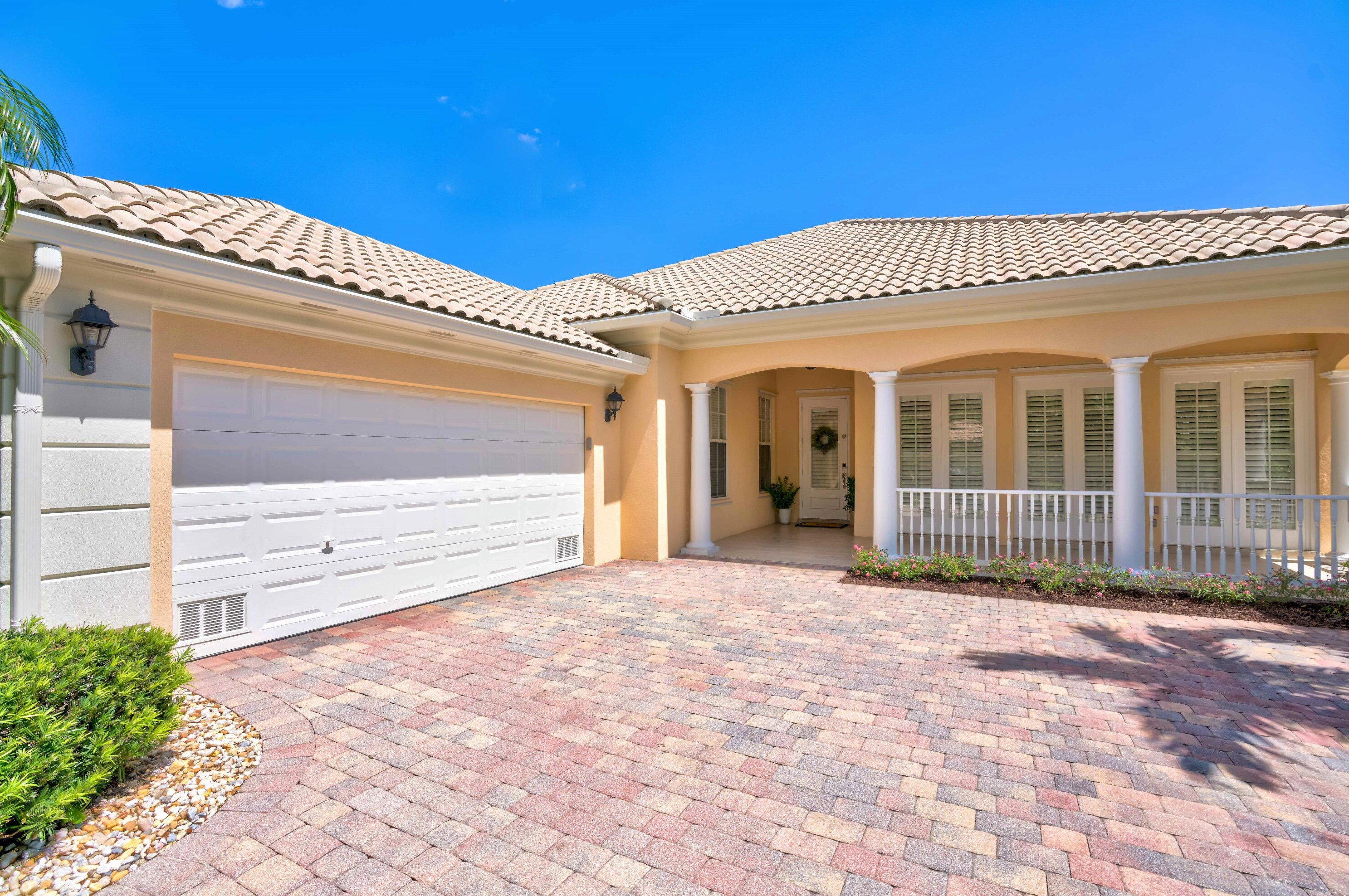 8573 Nicolete Ln, Hobe Sound, FL 33455-8956