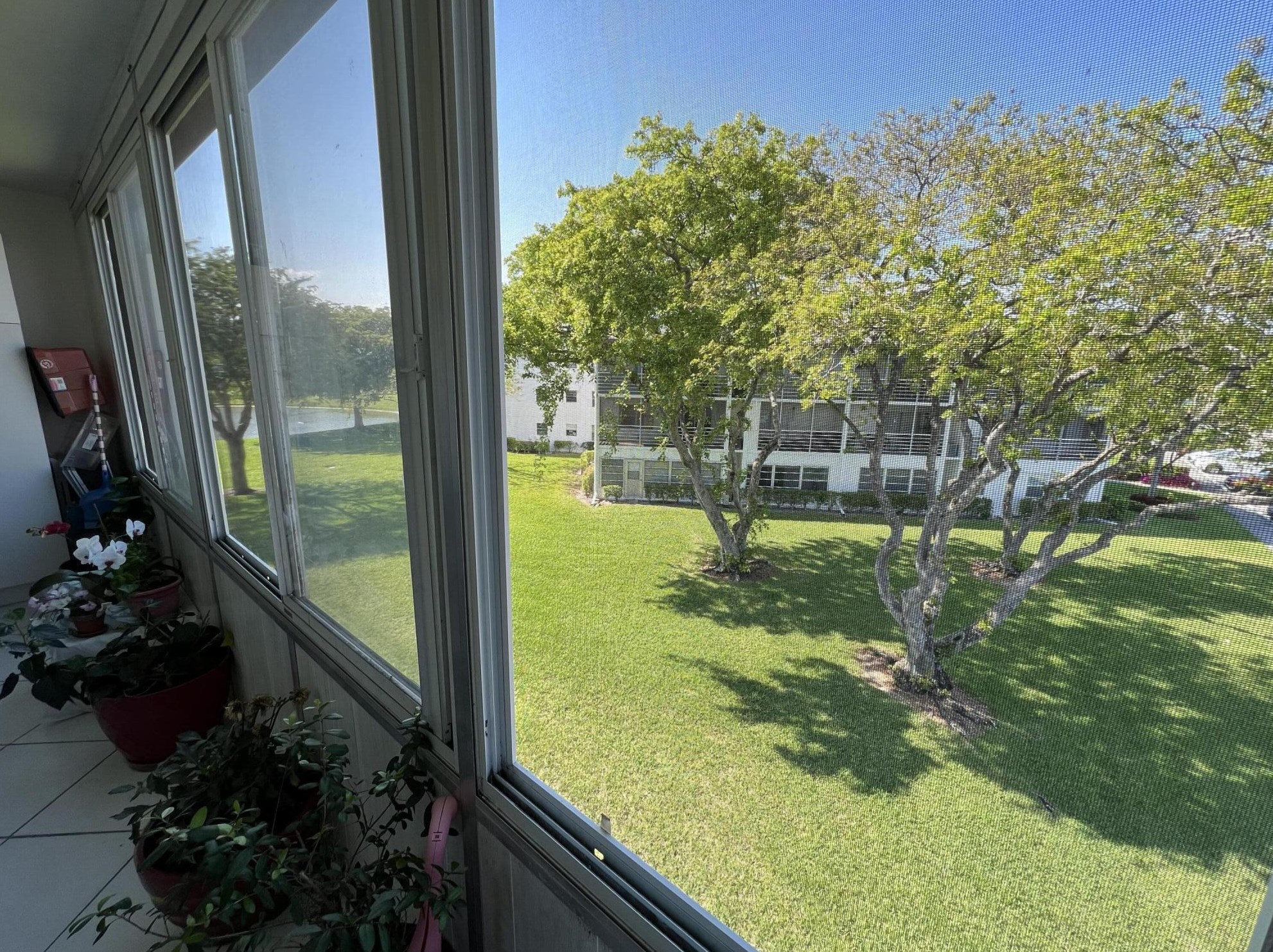 252 Fanshaw F, Boca Raton FL  33434-6127 exterior