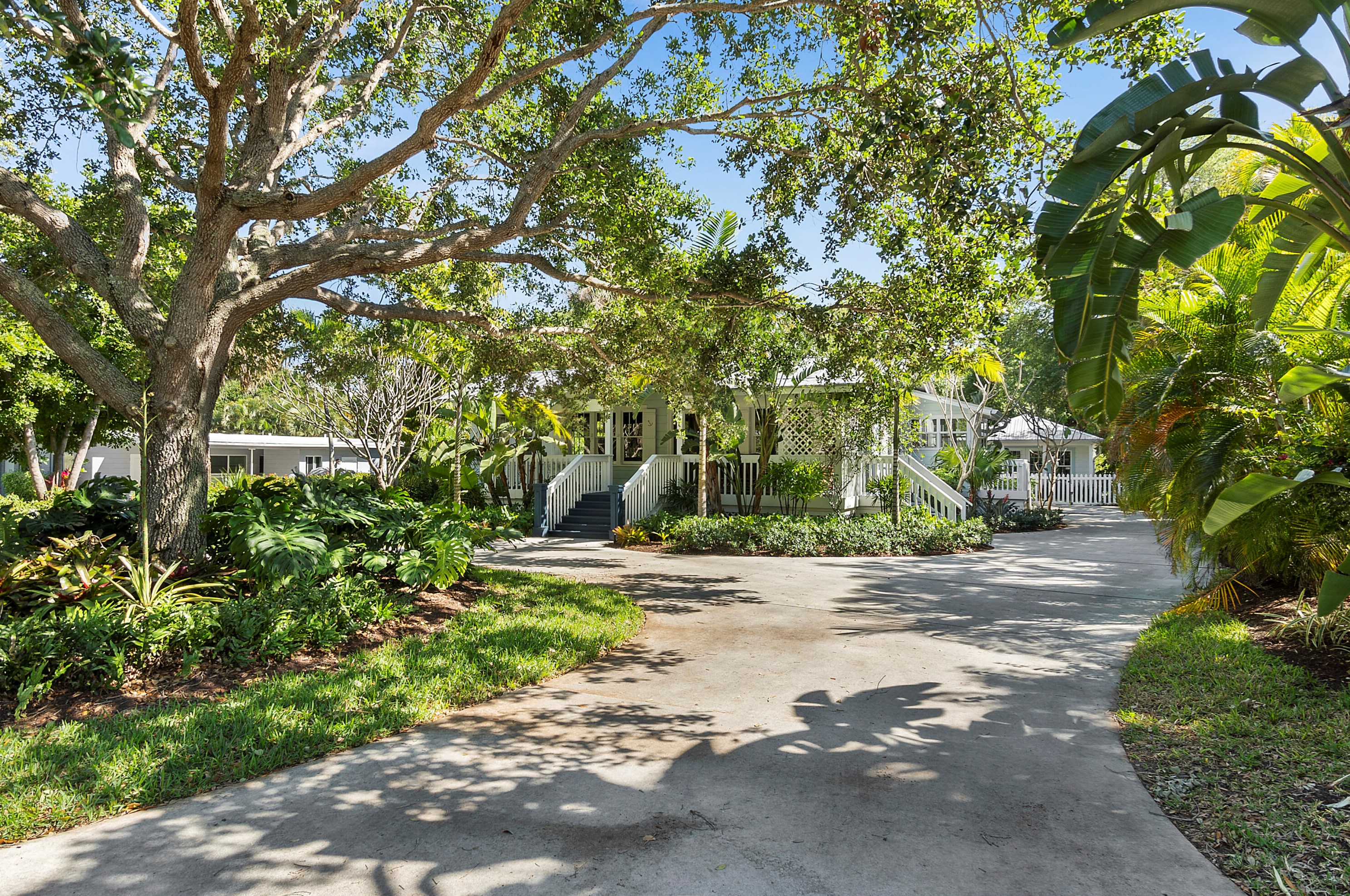 708 Riverside Dr, Stuart, FL 34994-2344