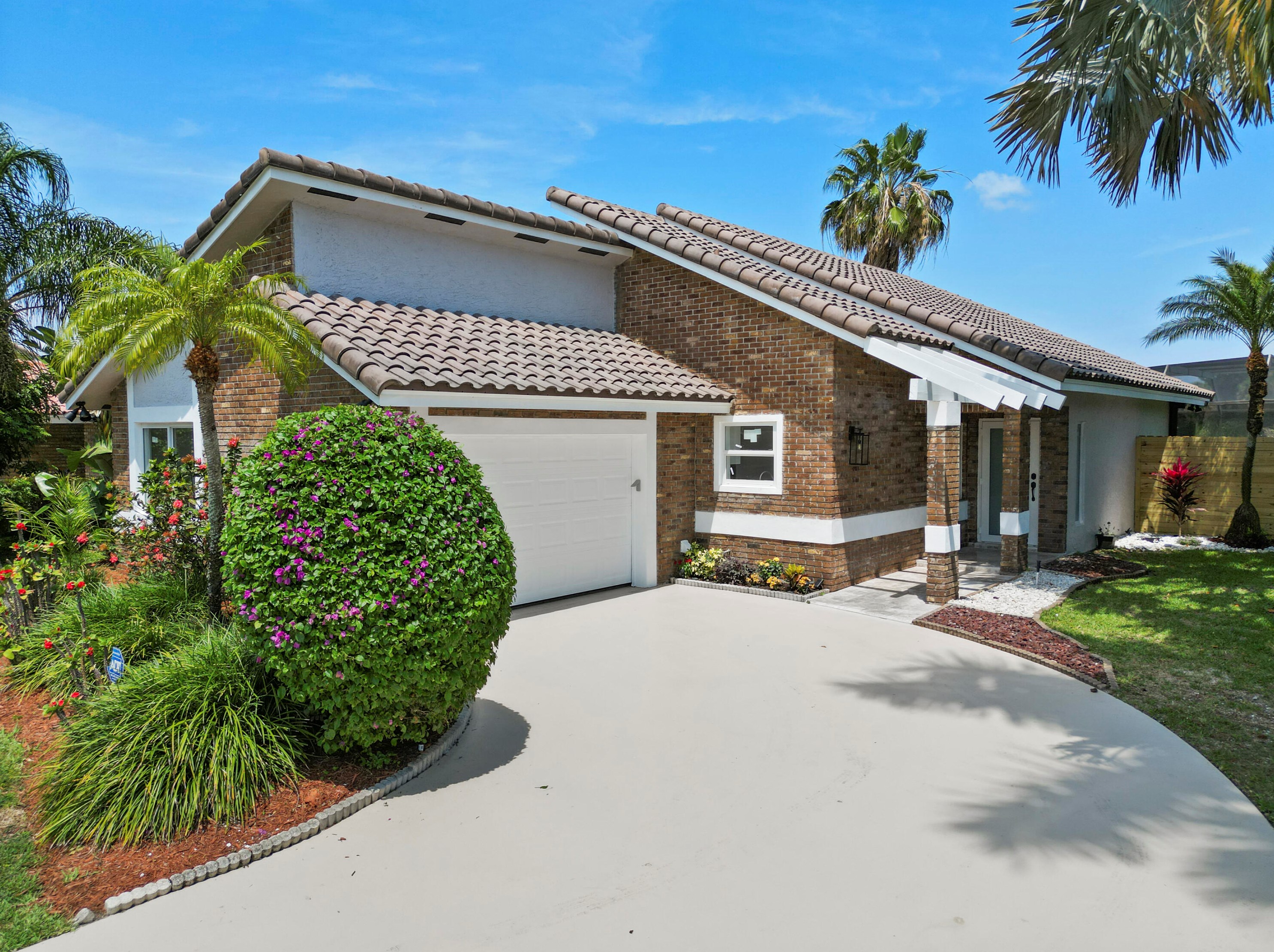 10095 Camelback Ln, Boca Raton FL  33498-4714 exterior