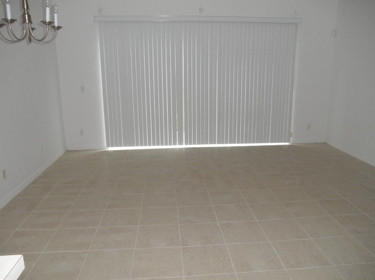 909 Pipers Cay Dr, West Palm Beach, FL 33415