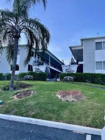 302 Lake Osborne Dr #12, Lake Worth, FL 33461