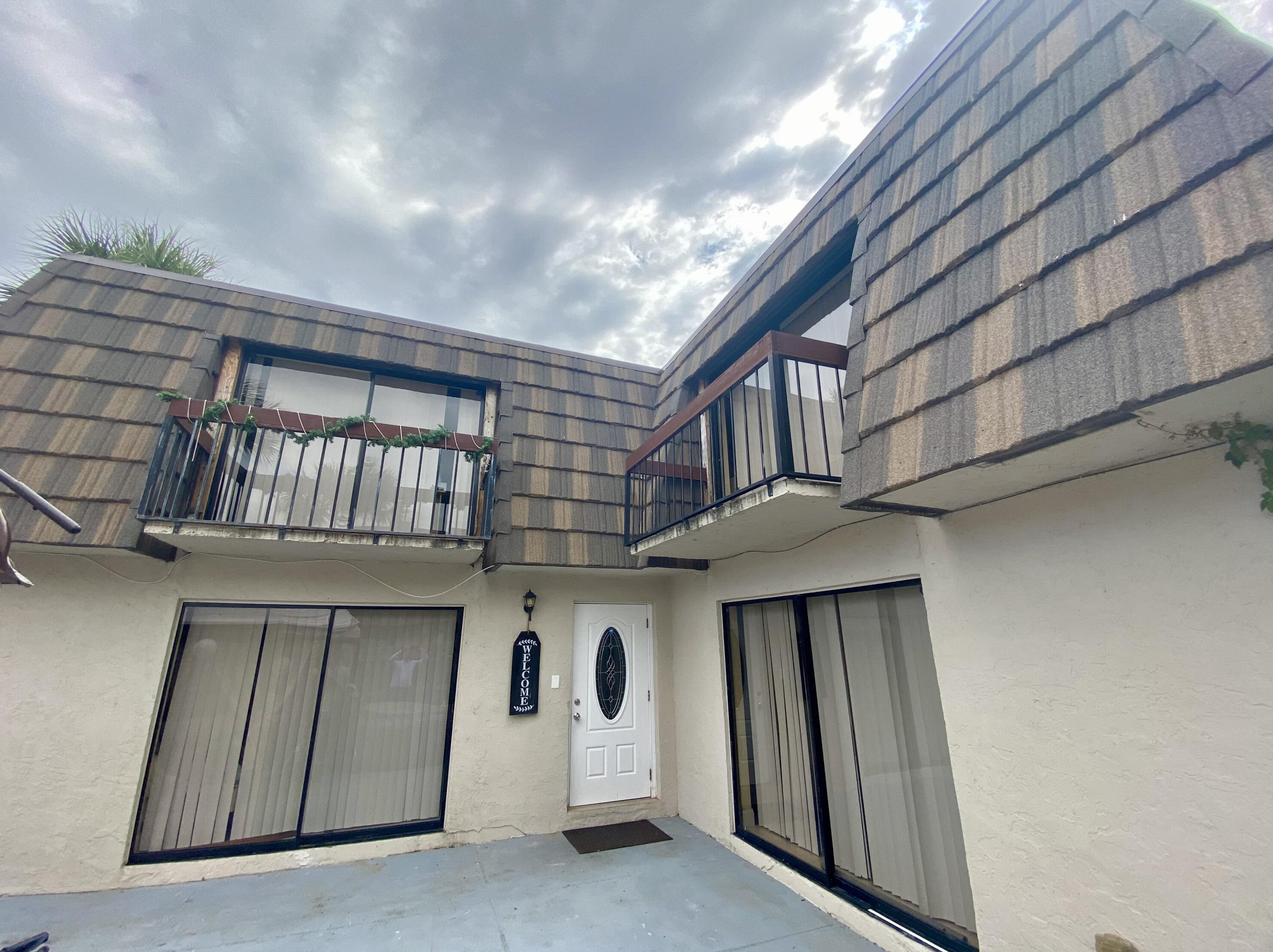 4019 Palm Bay Cir, West Palm Beach, FL 33406-9095