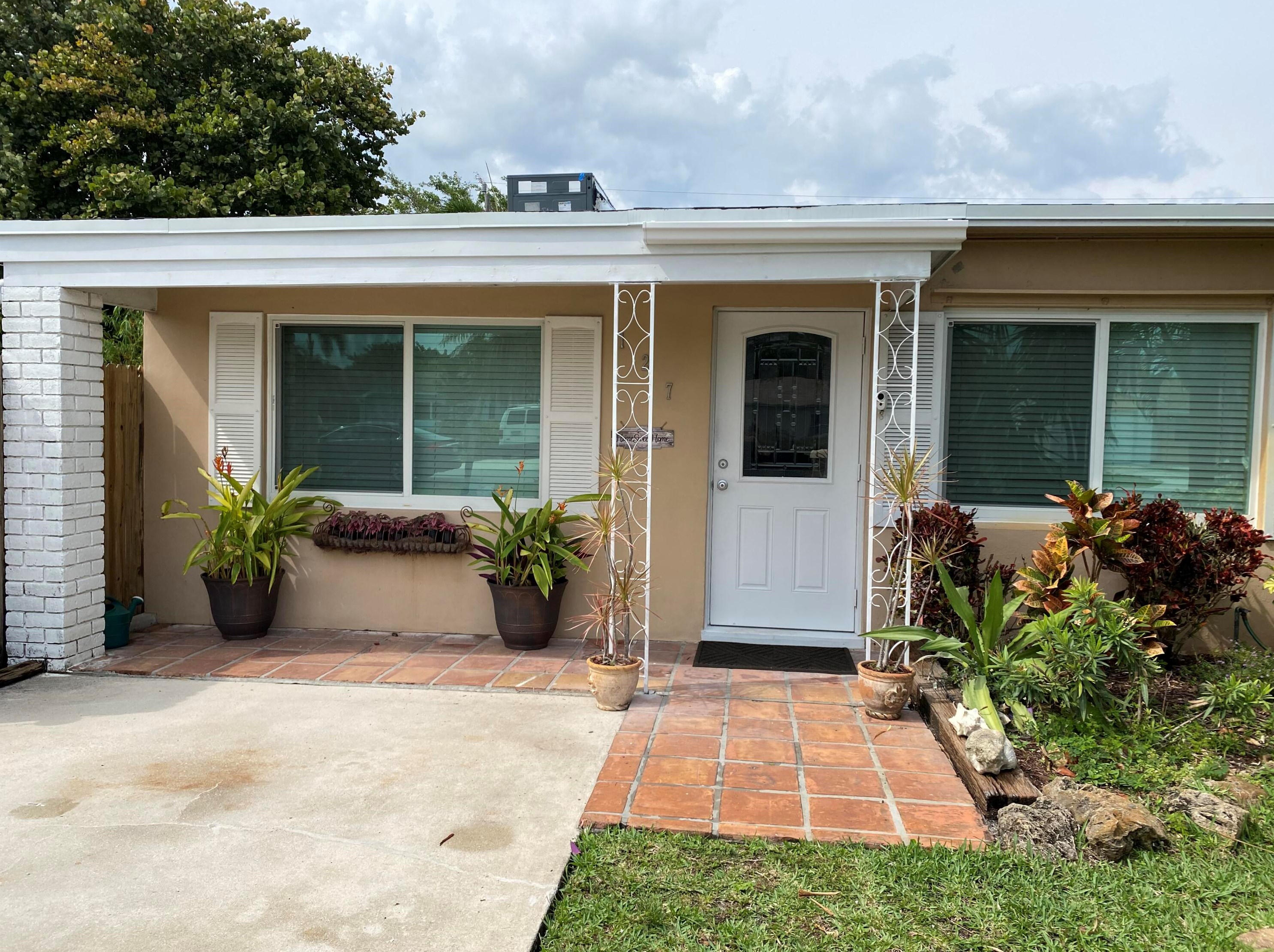127 Sw 12th Ave, Boynton Beach, FL 33435