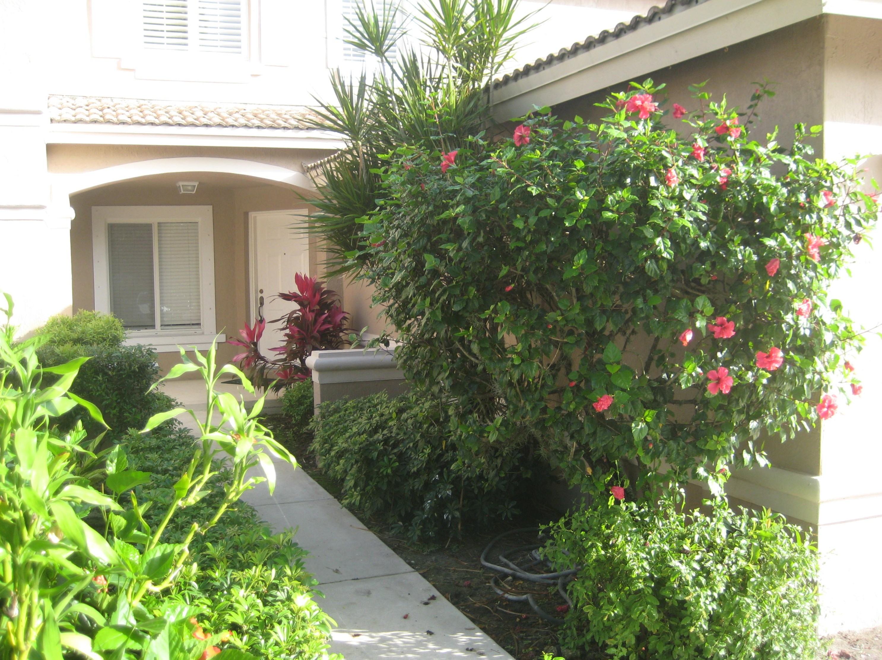 4779 Pinemore Ln, Lake Worth, FL 33463