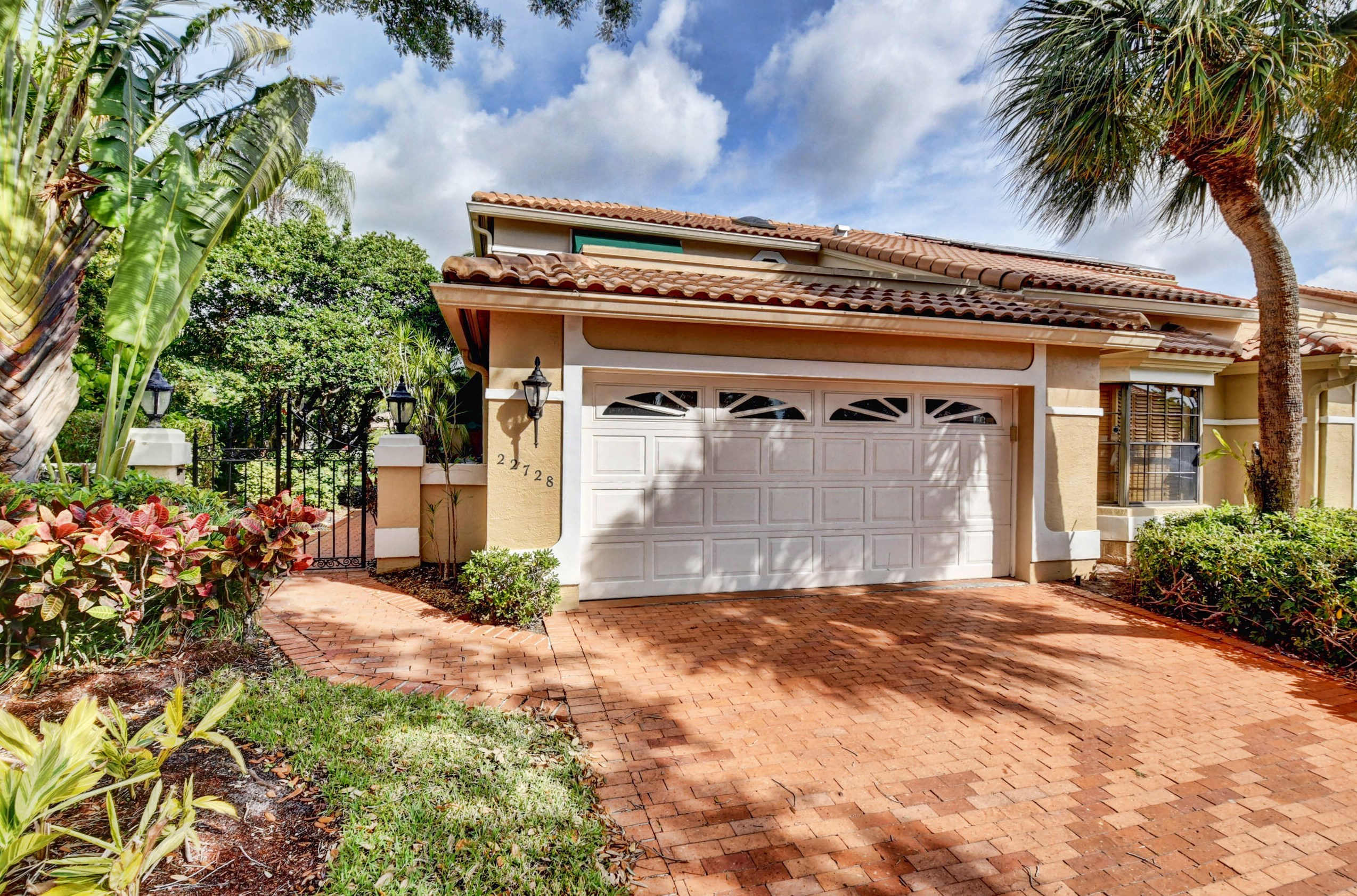 22728 Caravelle Cir, Boca Raton, FL 33433-5926