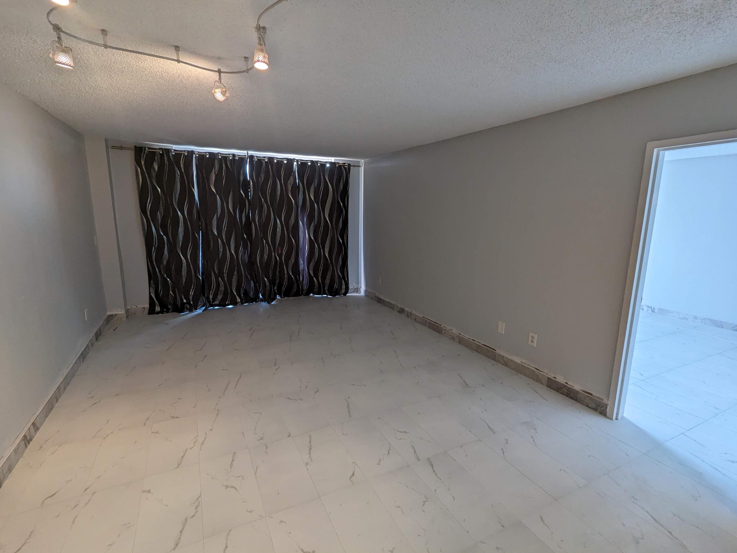 2350 Ne 135th St #1406, Miami, FL 33181