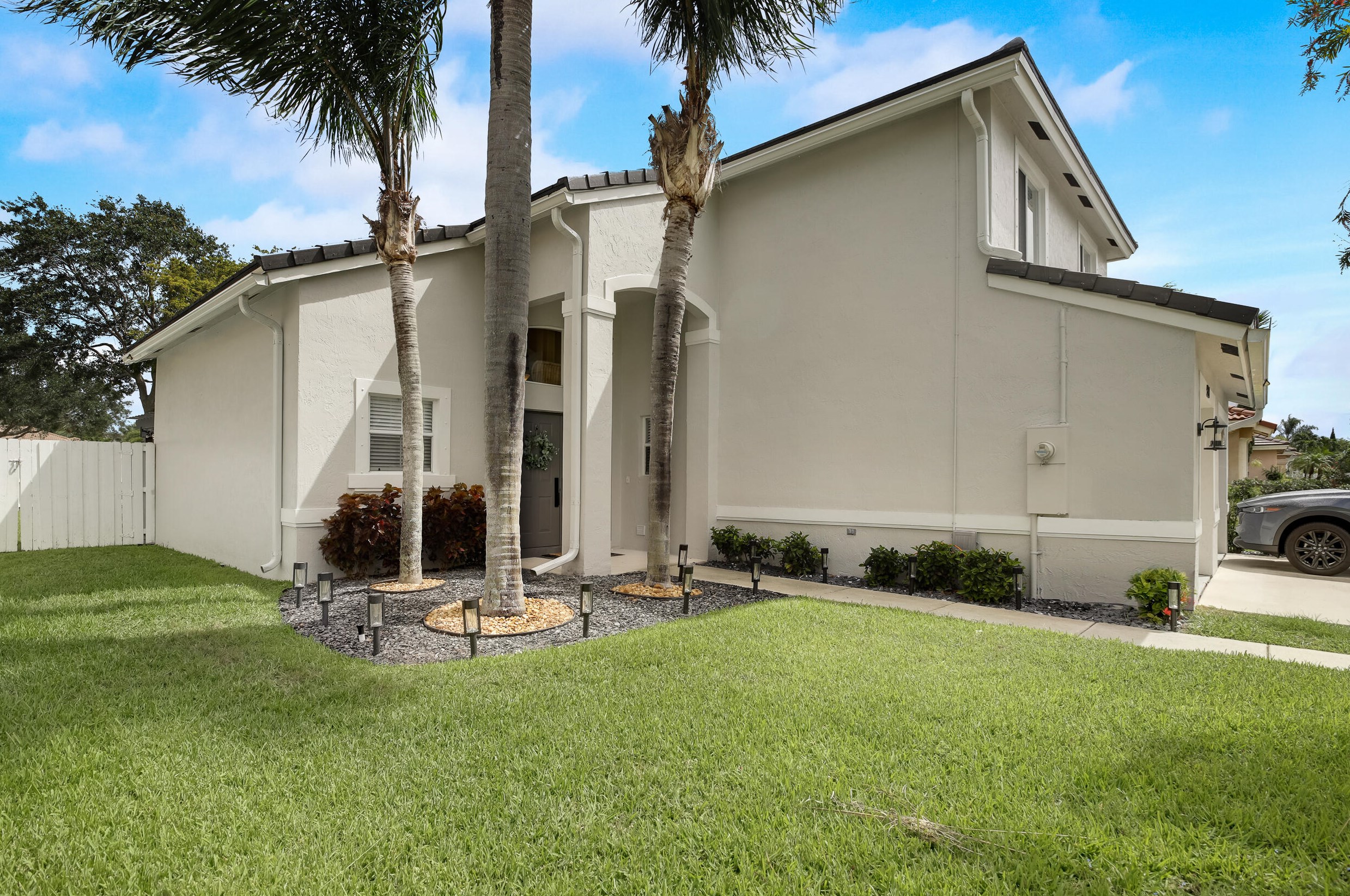 5281 Oakmont Village Cir, Lake Worth, FL 33463-8201