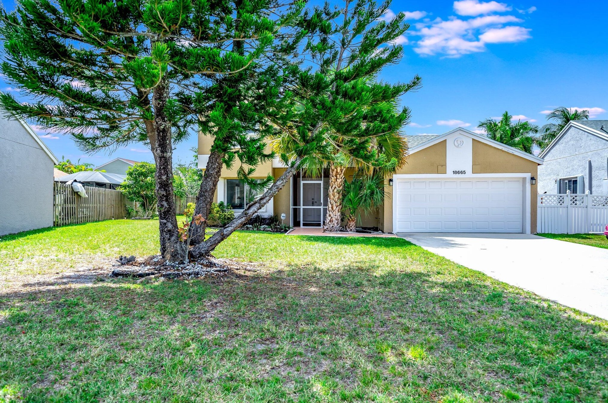 18665 Shauna Manor Dr, Boca Raton, FL 33496-2136
