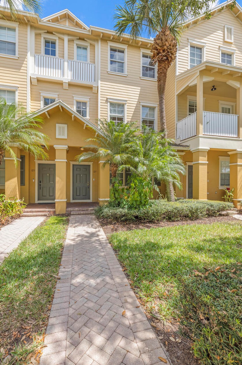 127 E Thatch Palm Cir #127, Jupiter, FL 33458